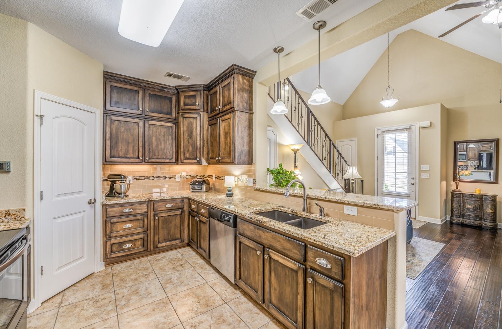 470 CHEROKEE CIR