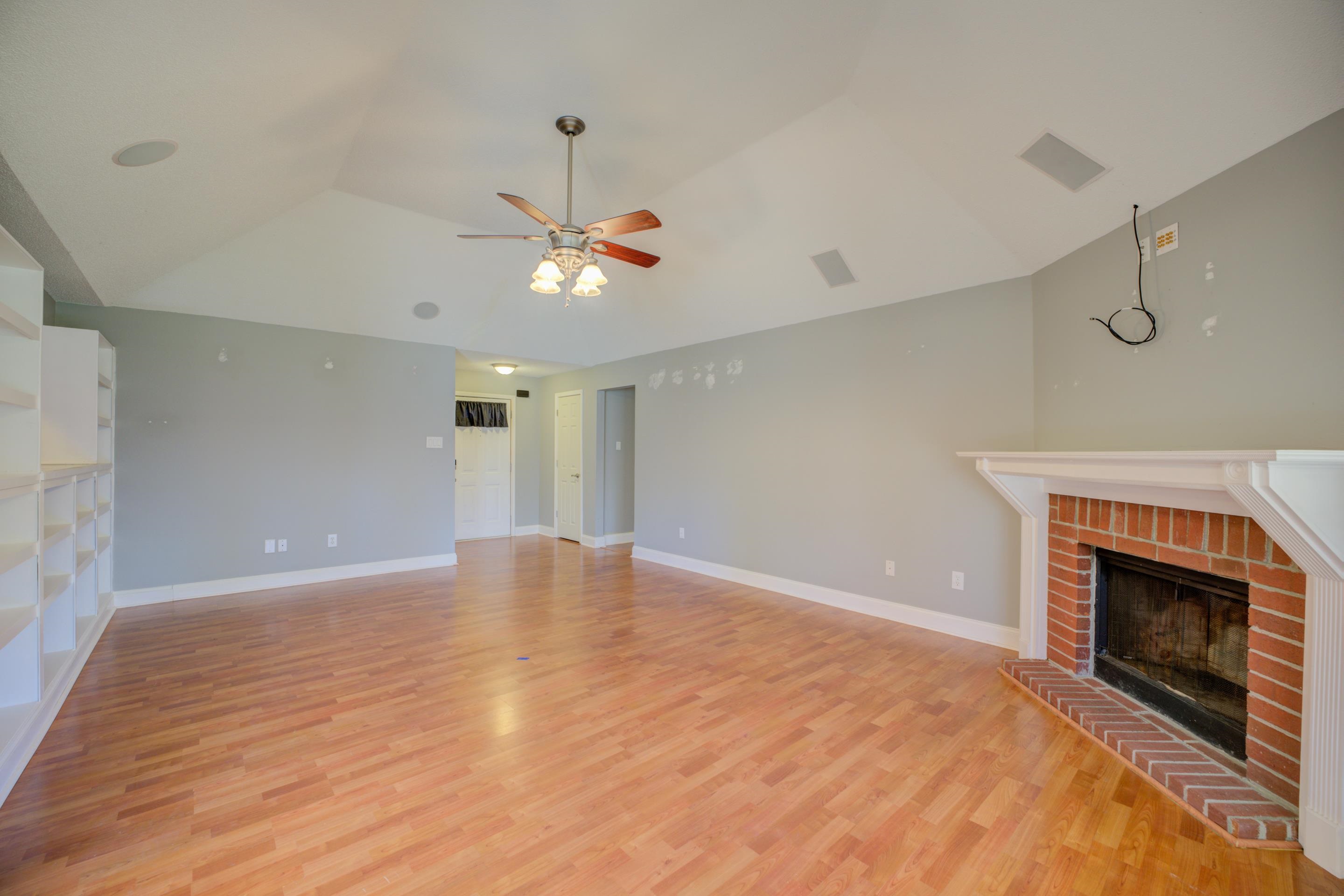 10 OAKSEDGE DR