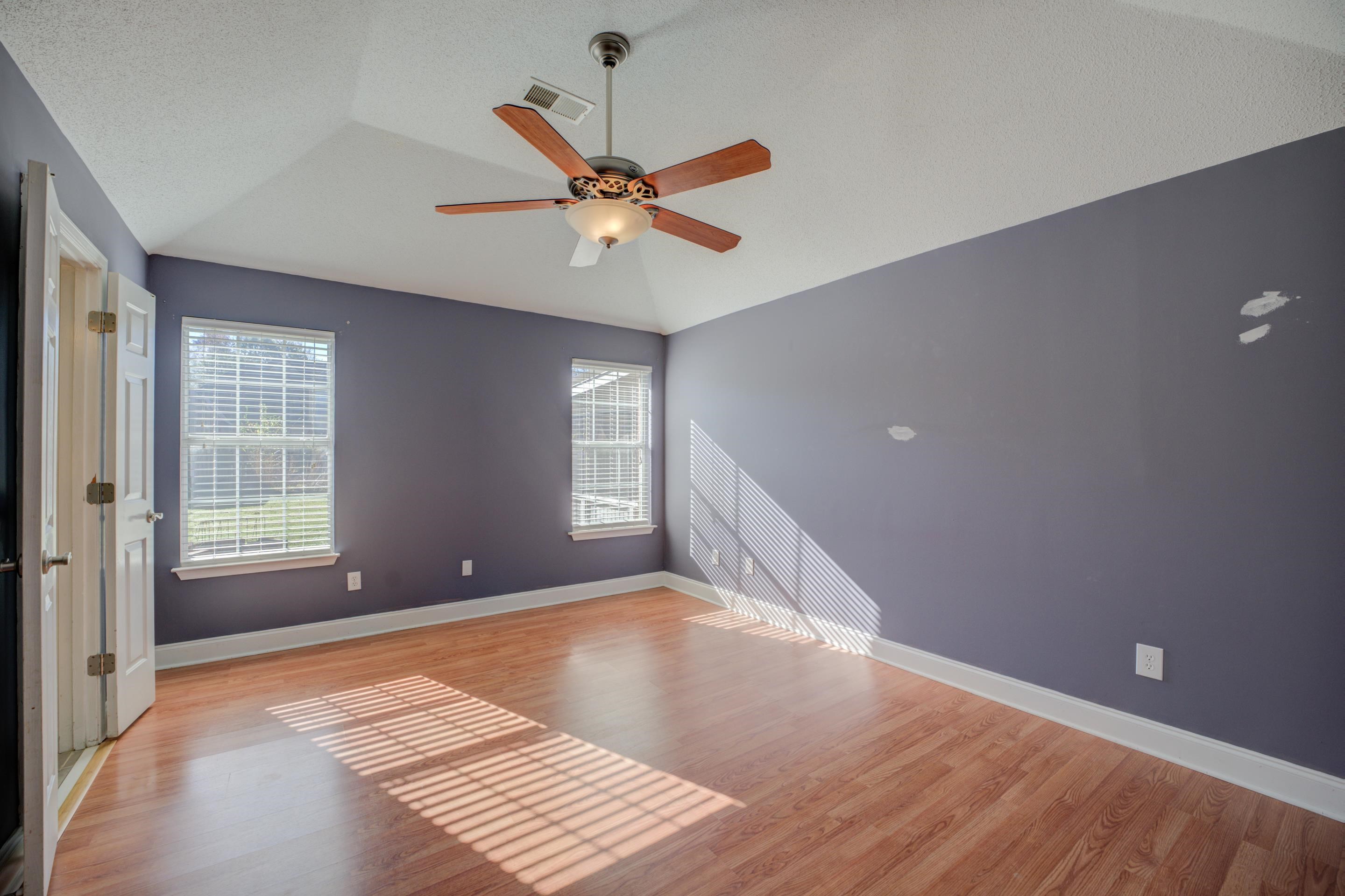 10 OAKSEDGE DR