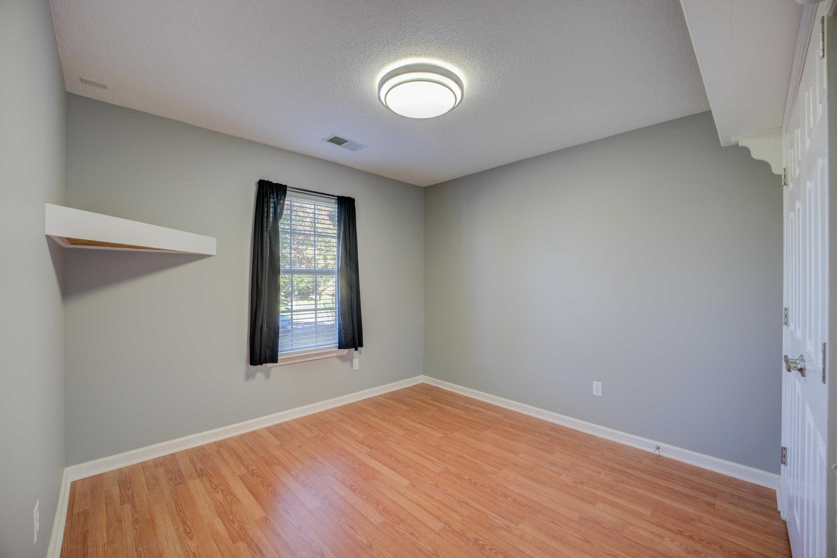 10 OAKSEDGE DR