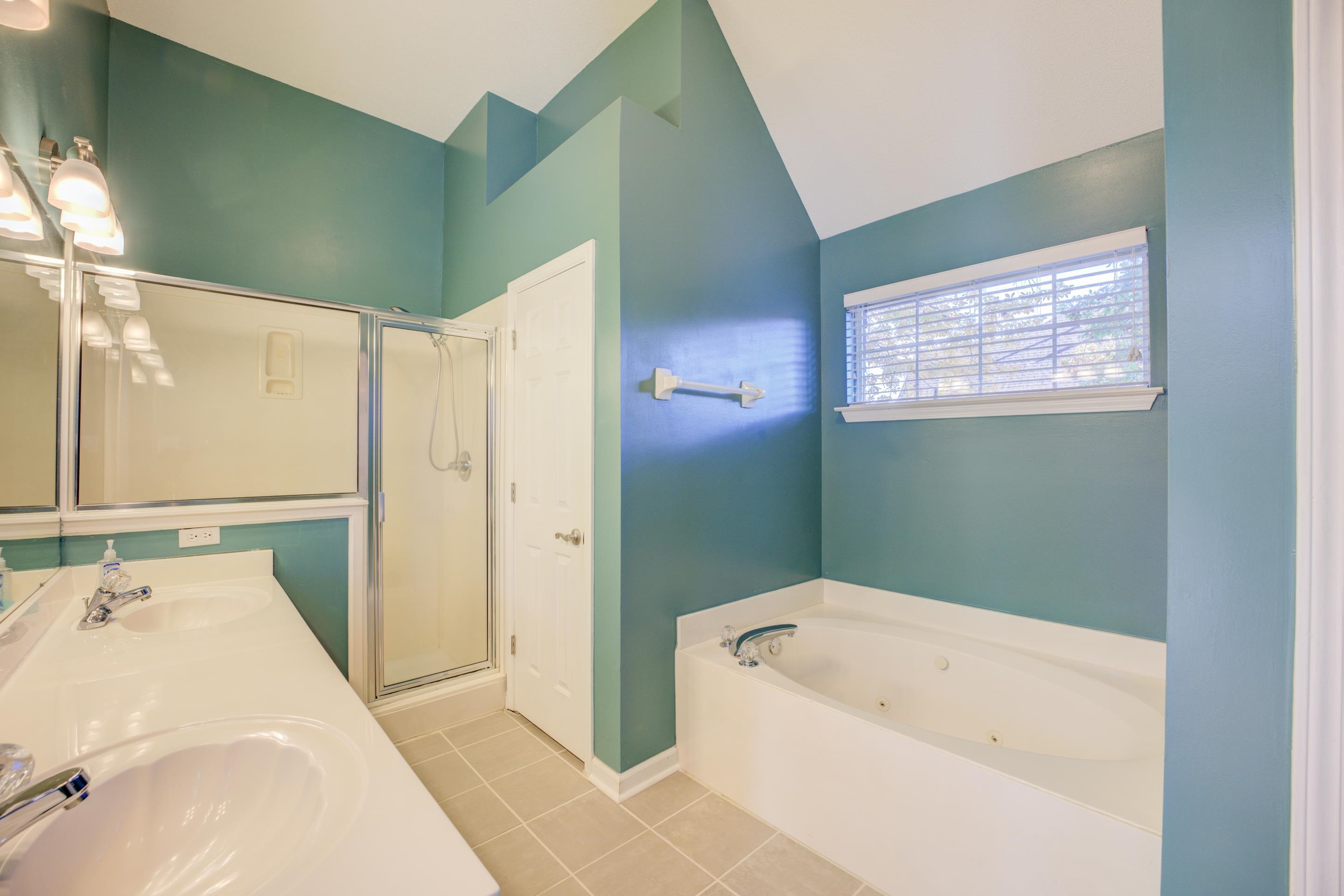 10 OAKSEDGE DR