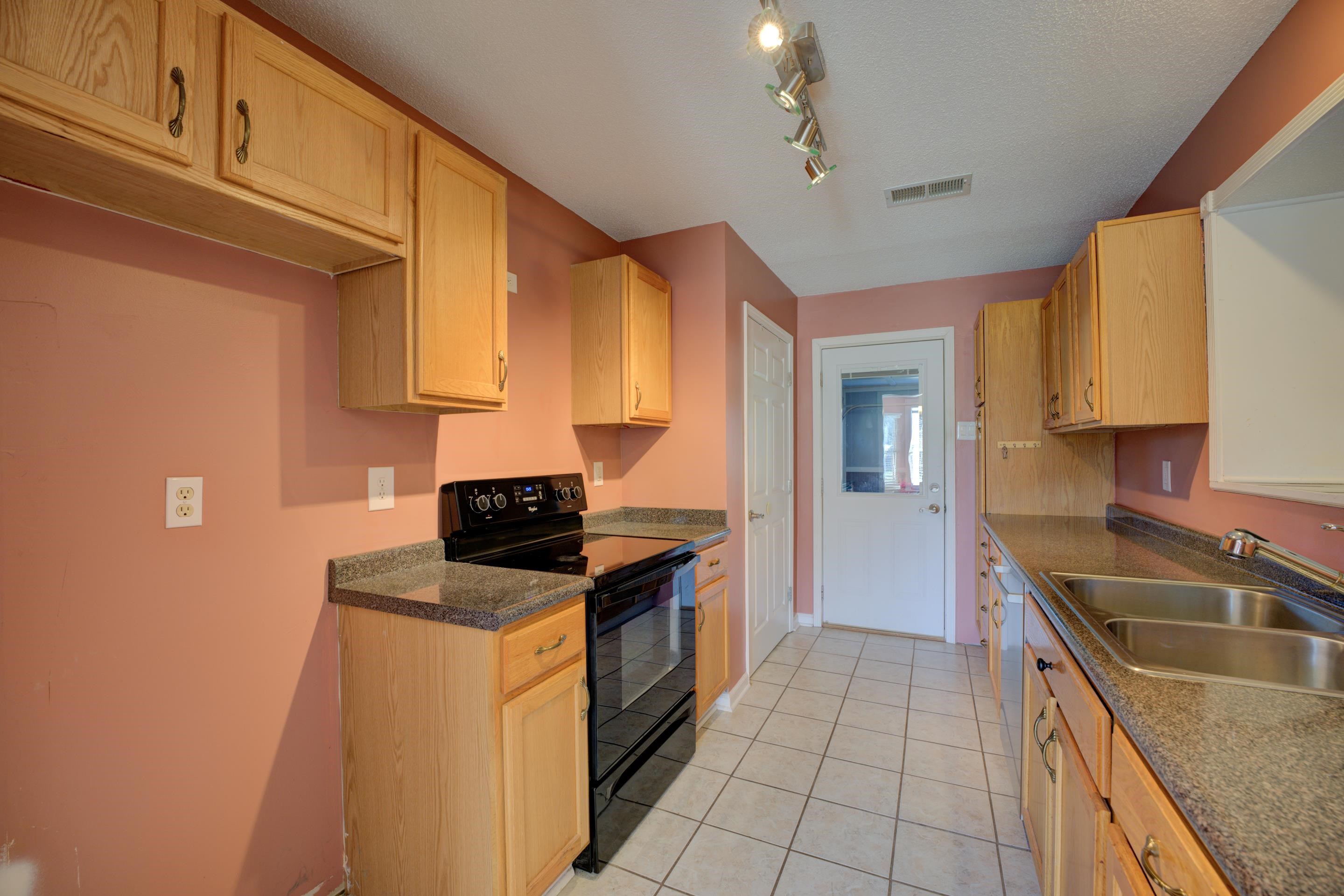 10 OAKSEDGE DR