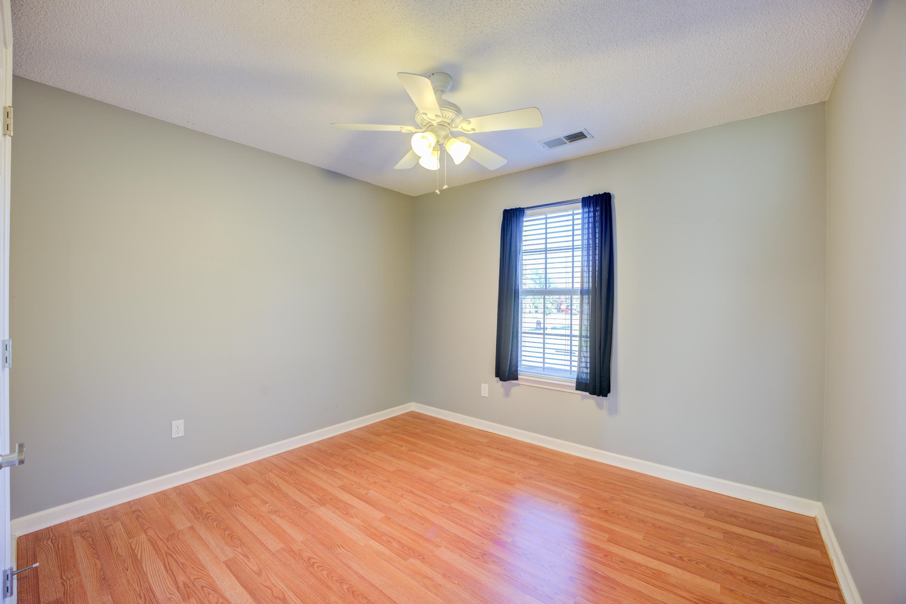10 OAKSEDGE DR