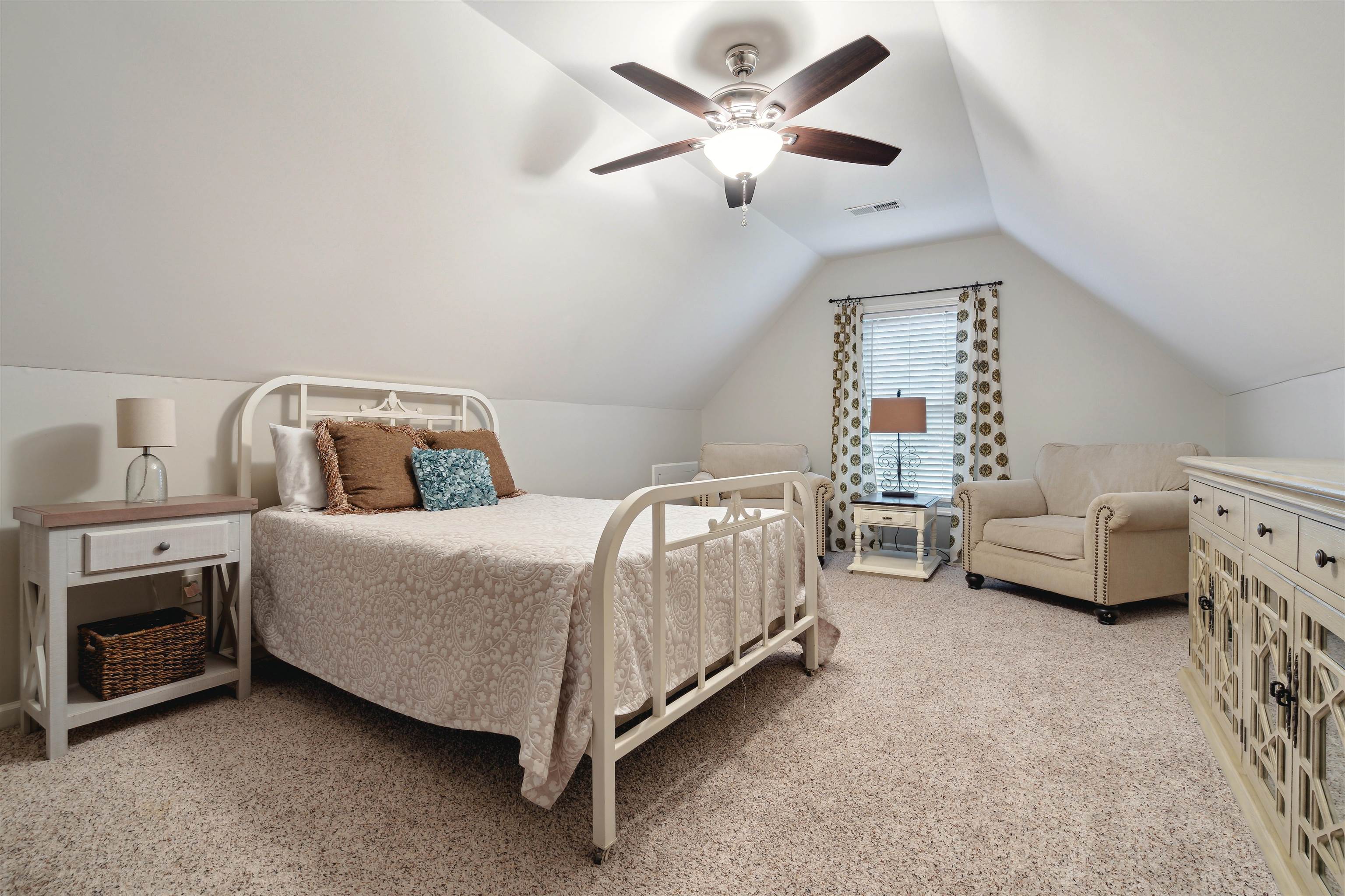 3546 NEYLAND CV