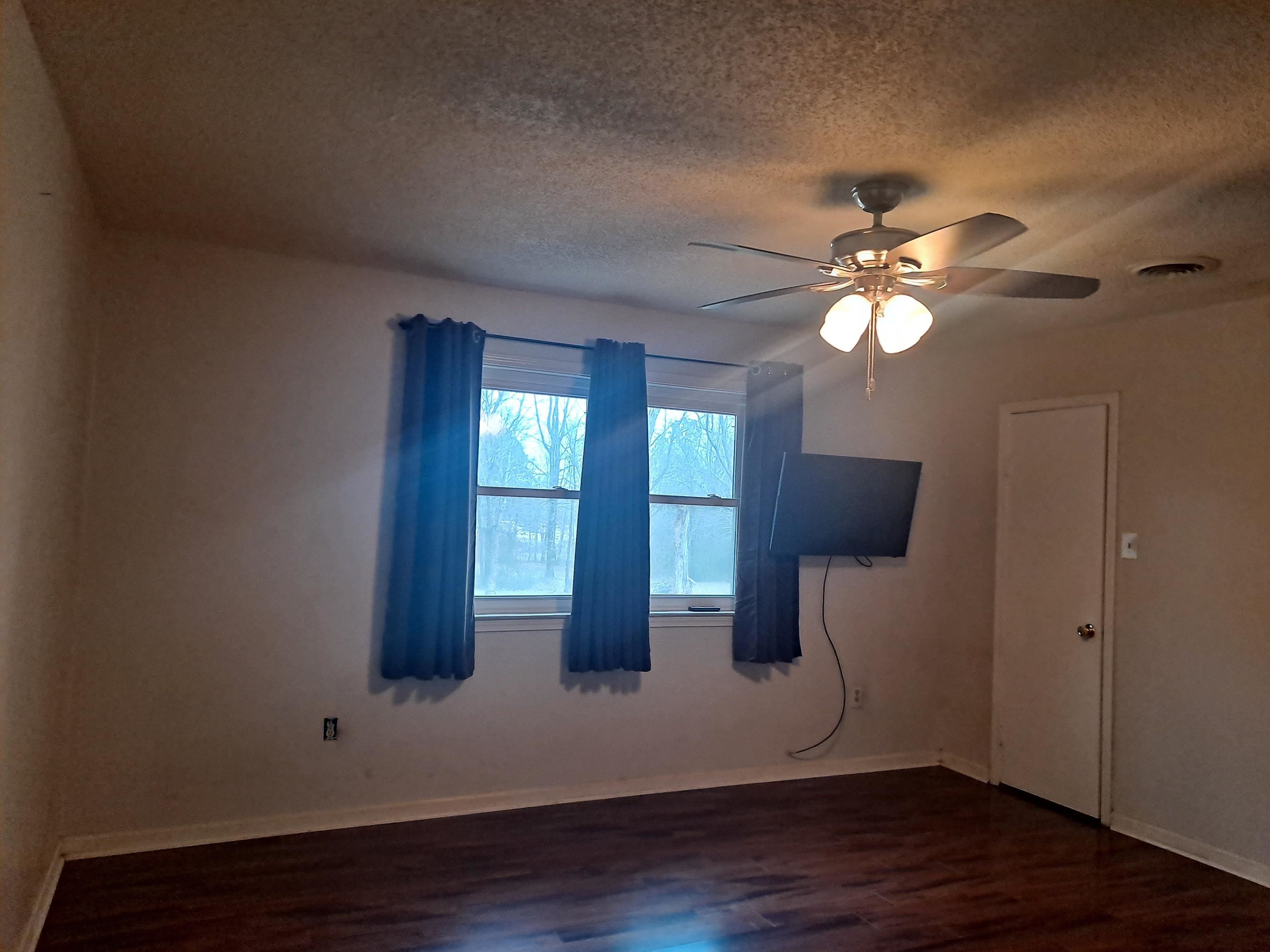 325 HILLTOP CIR