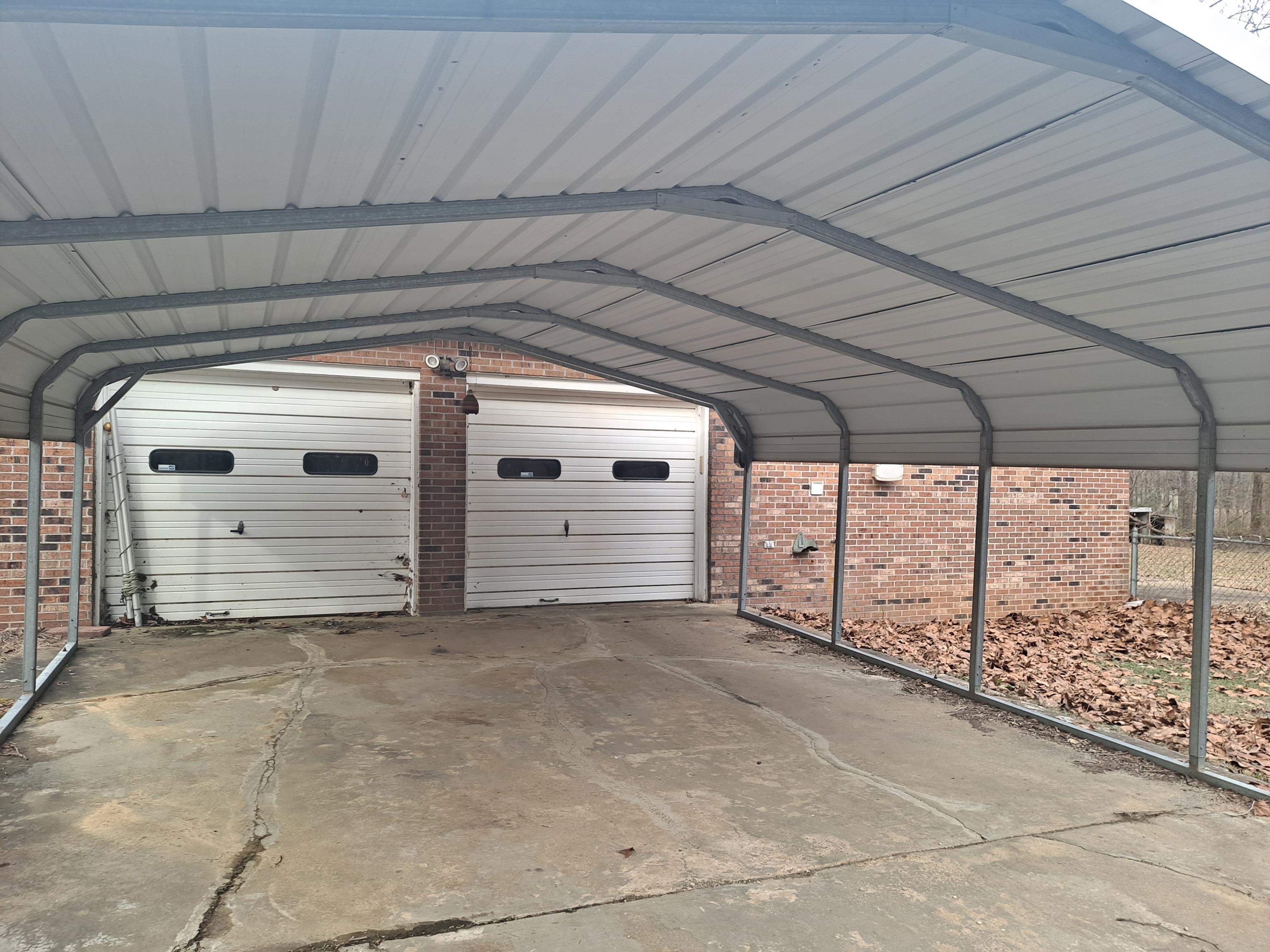 325 HILLTOP CIR