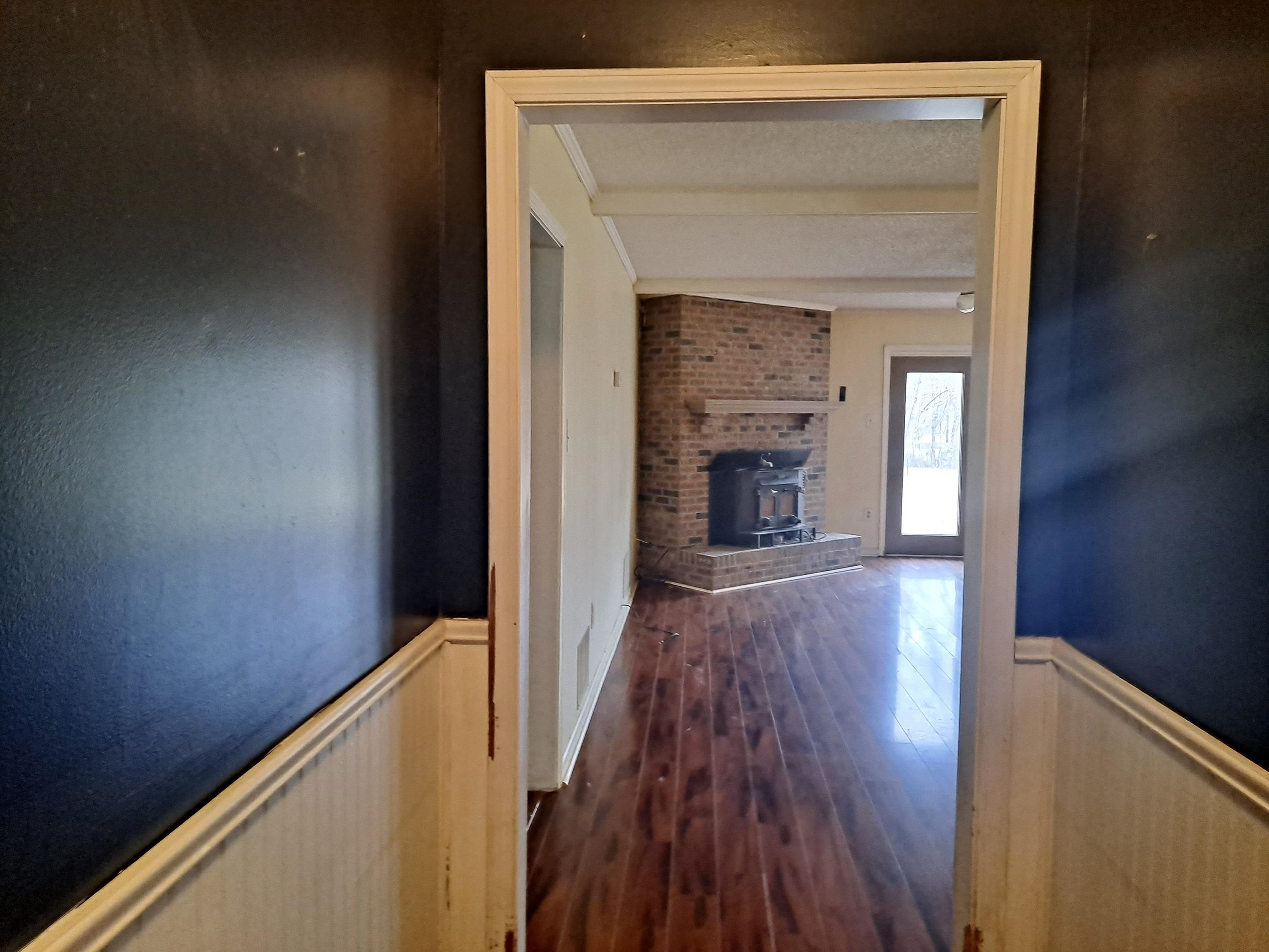 325 HILLTOP CIR