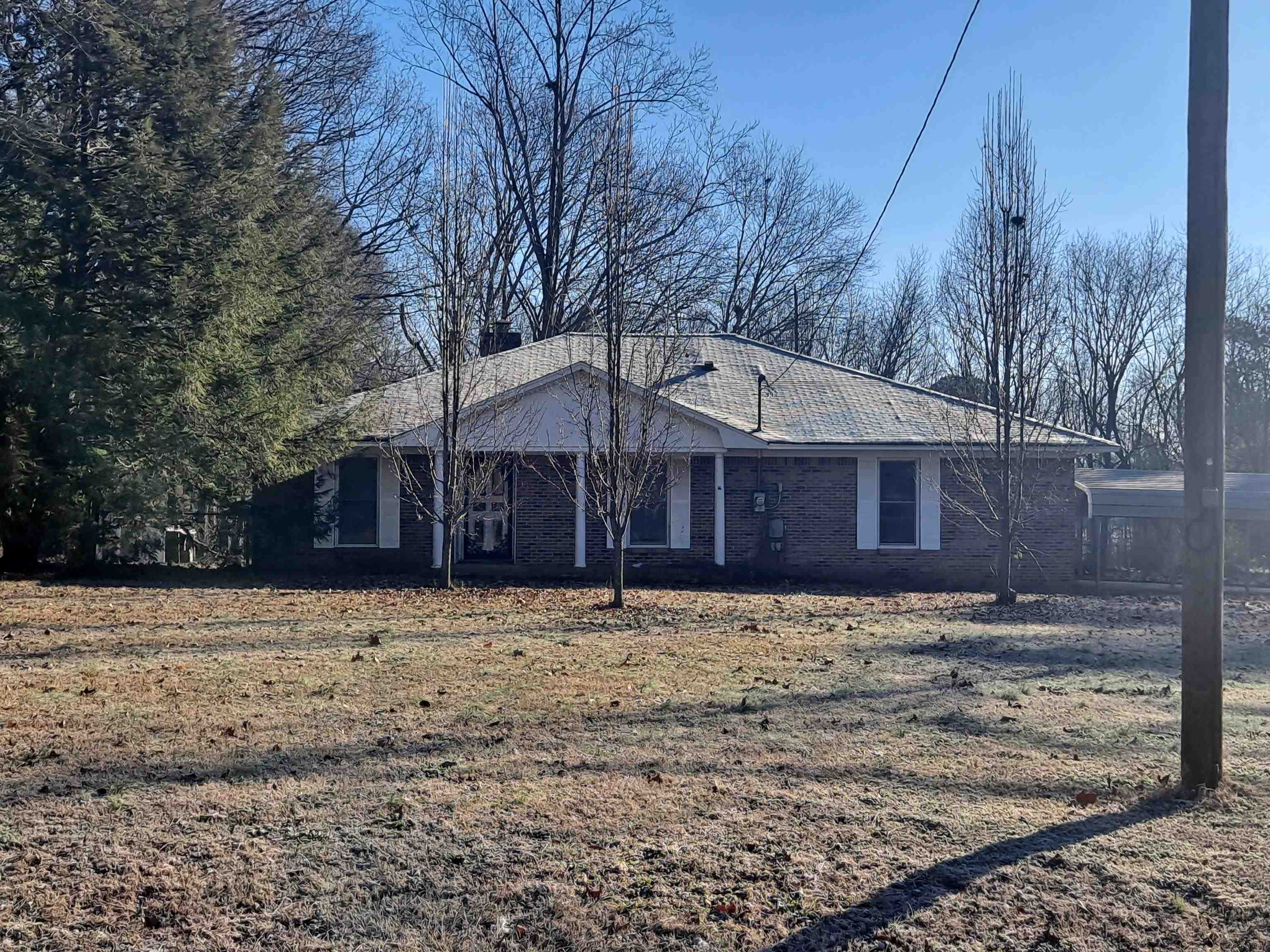 325 HILLTOP CIR