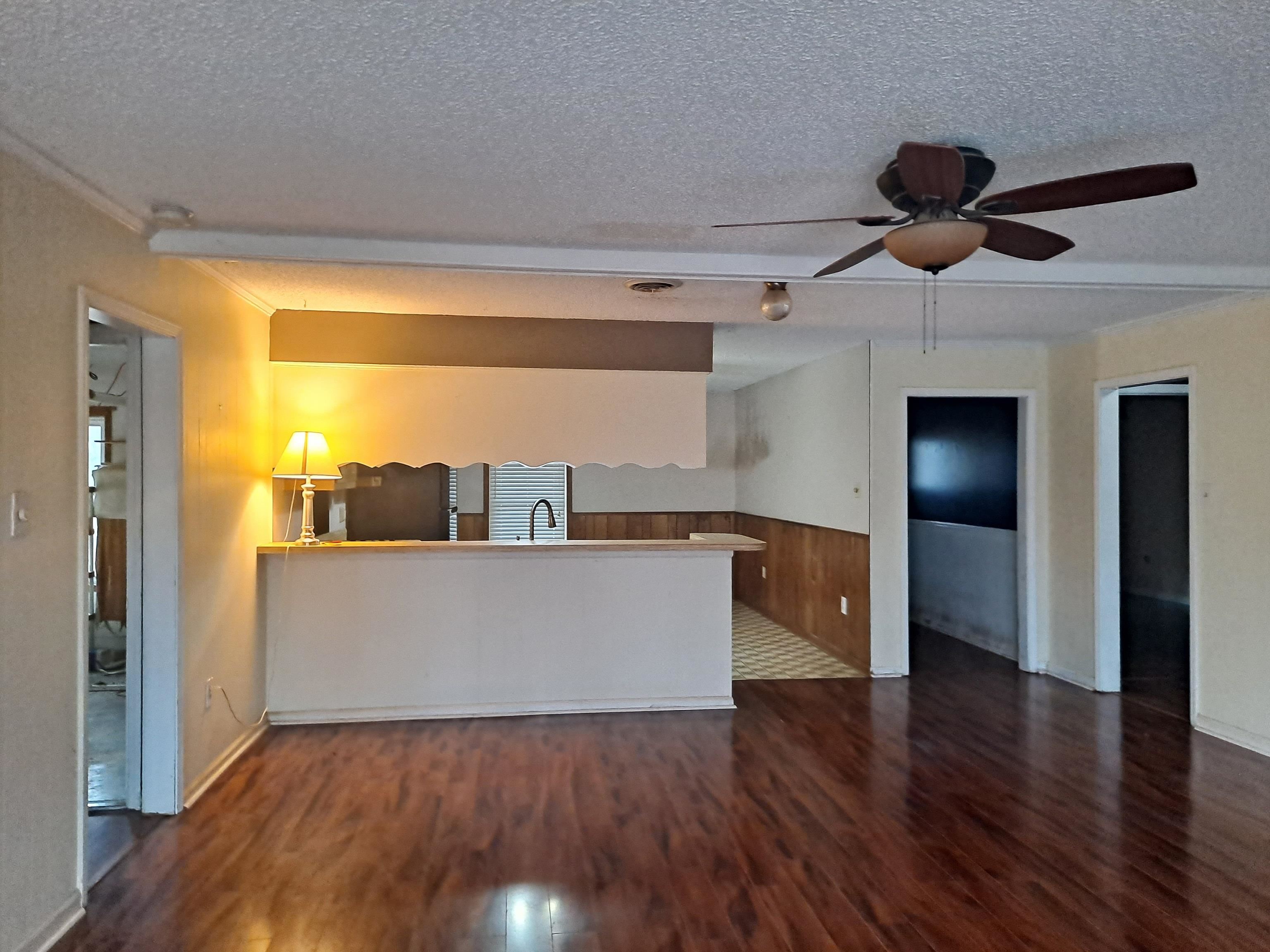 325 HILLTOP CIR