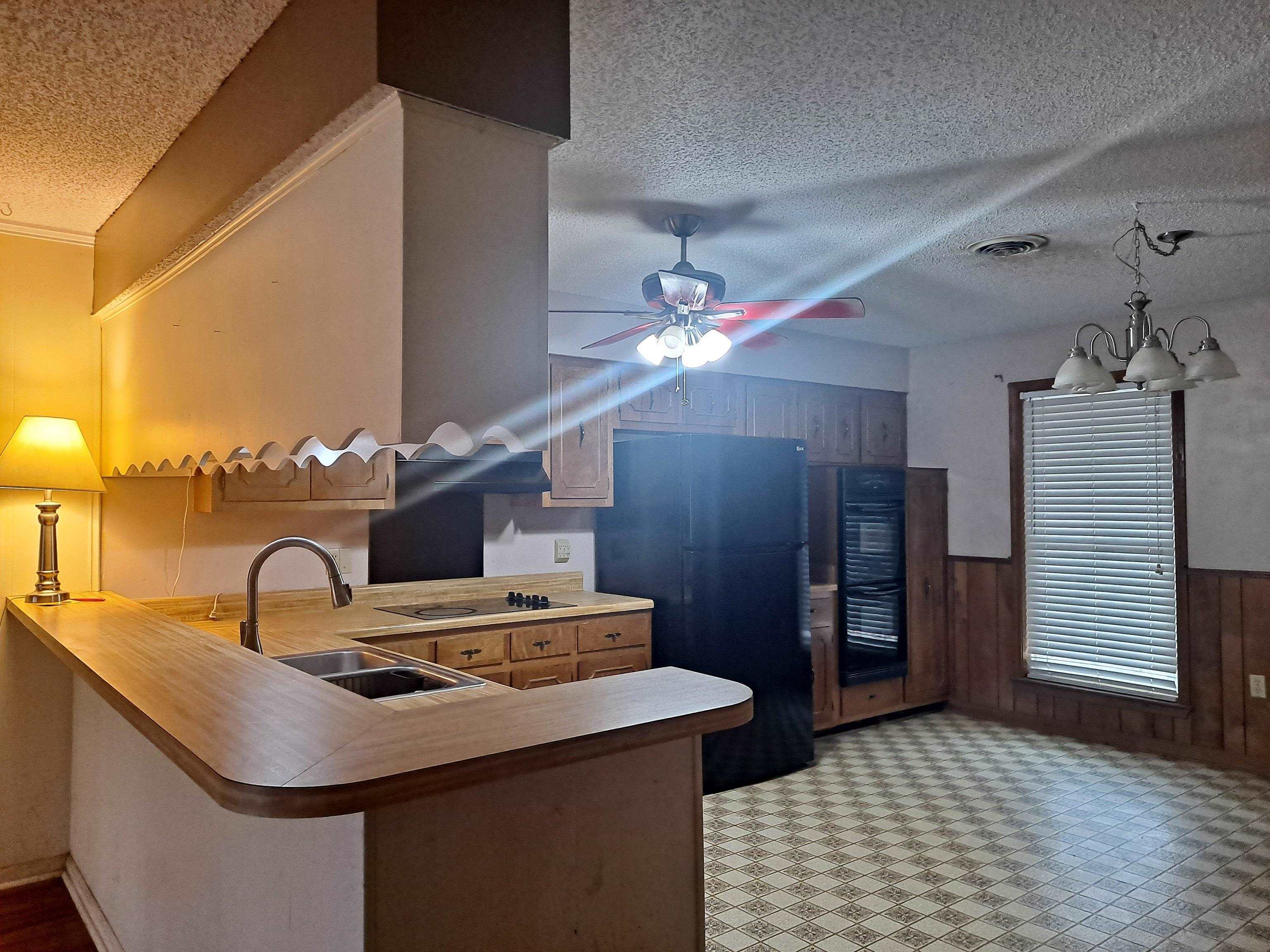 325 HILLTOP CIR
