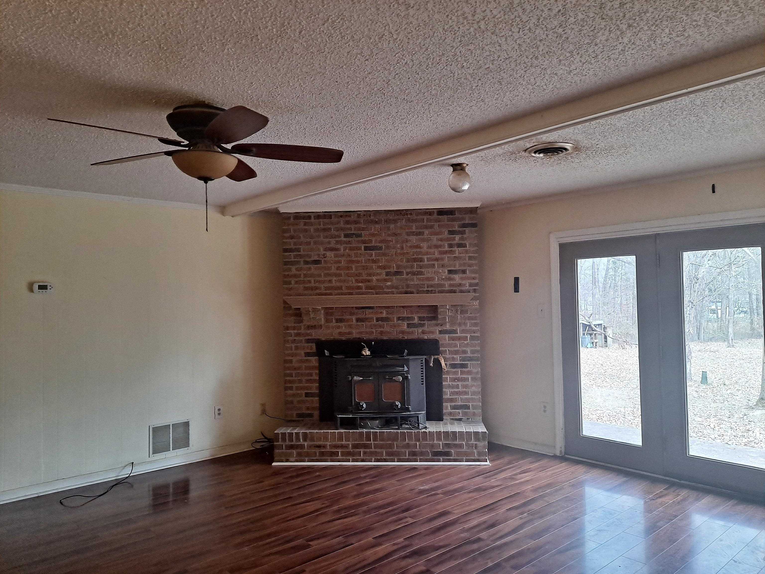 325 HILLTOP CIR