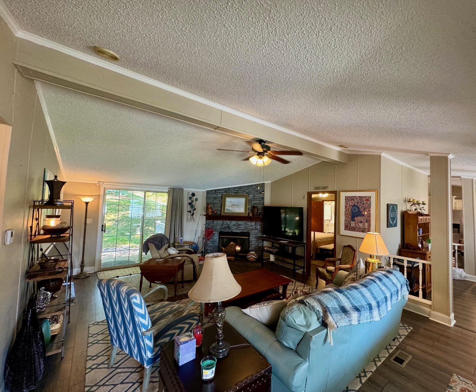 875 HEAVEN HILL DR