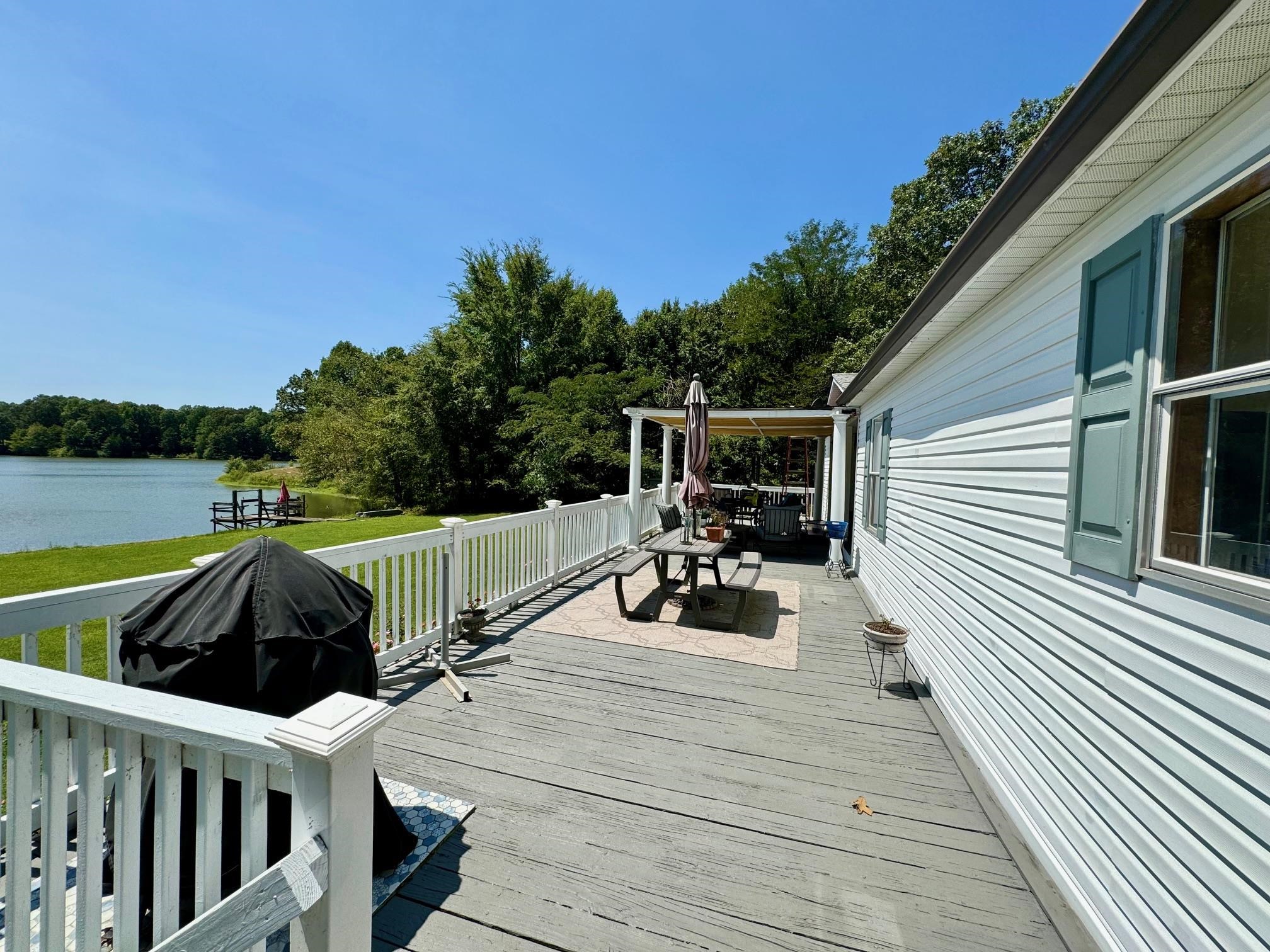 875 HEAVEN HILL DR