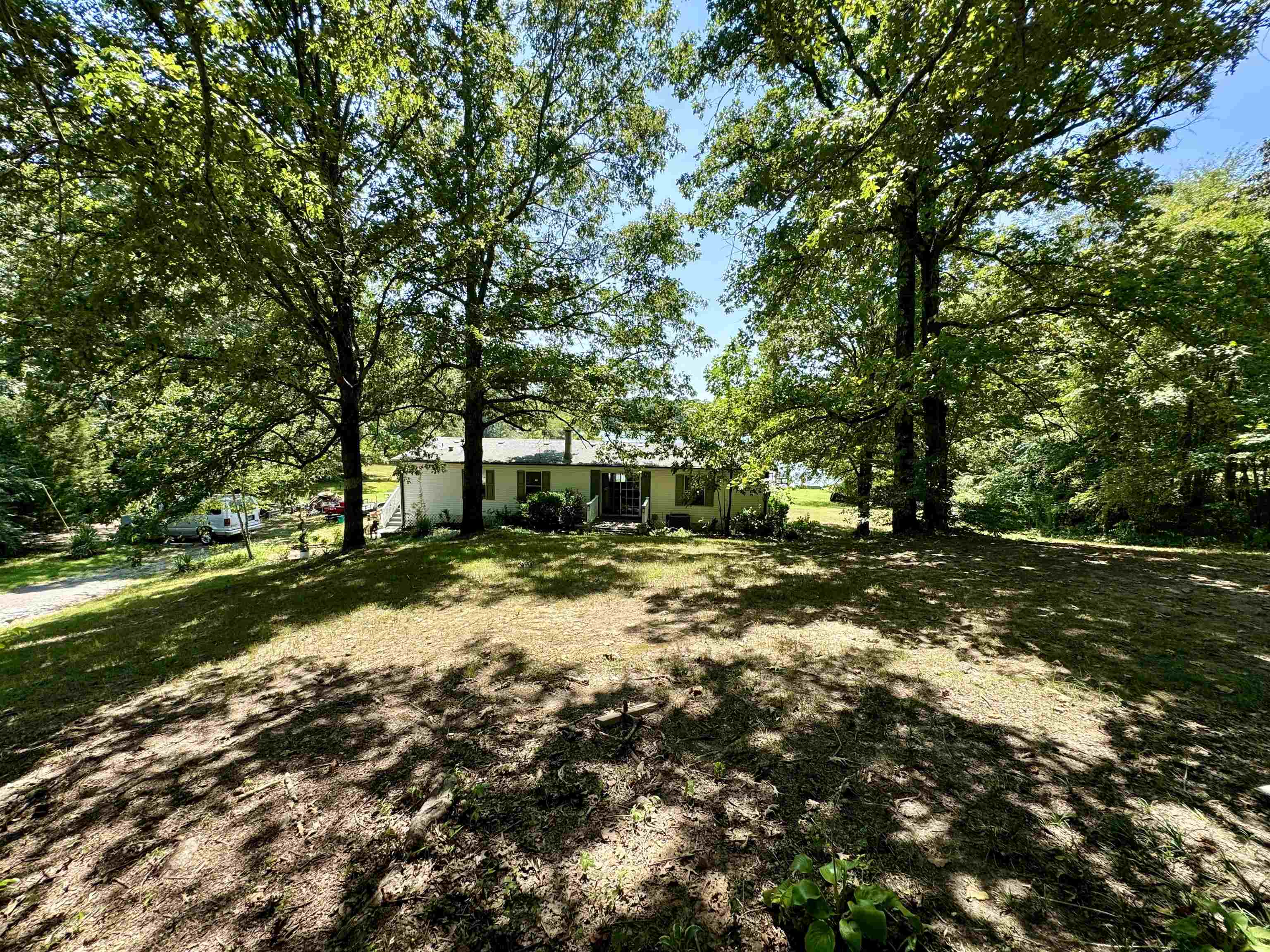 875 HEAVEN HILL DR