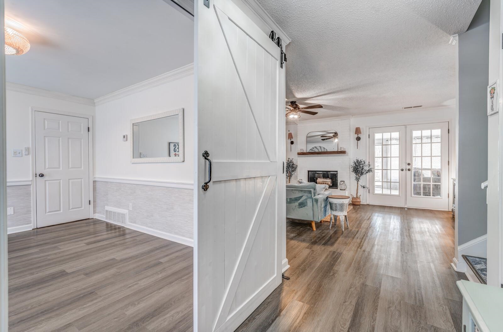 8223 S CREEKSIDE CIR S