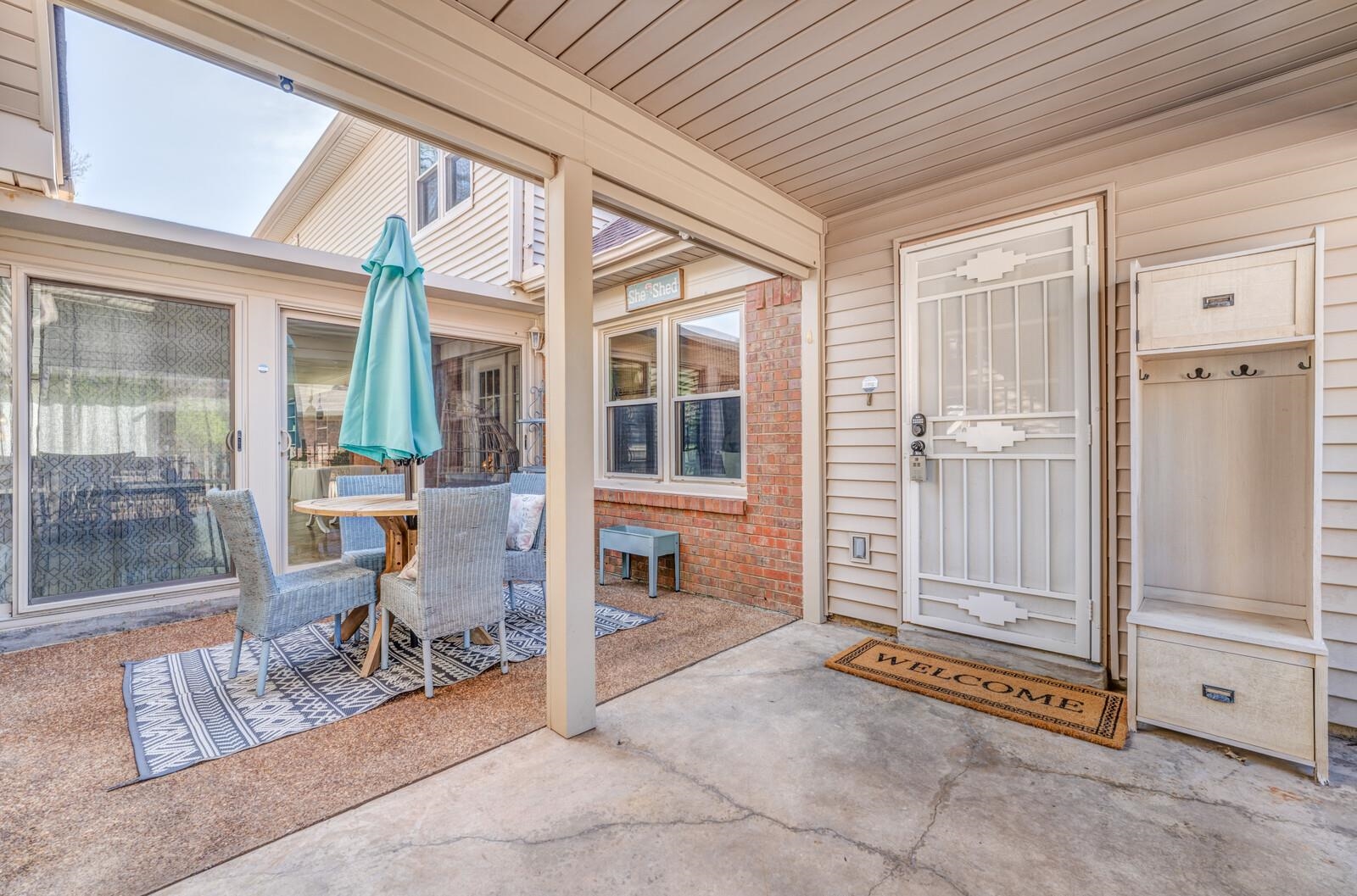 8223 S CREEKSIDE CIR S