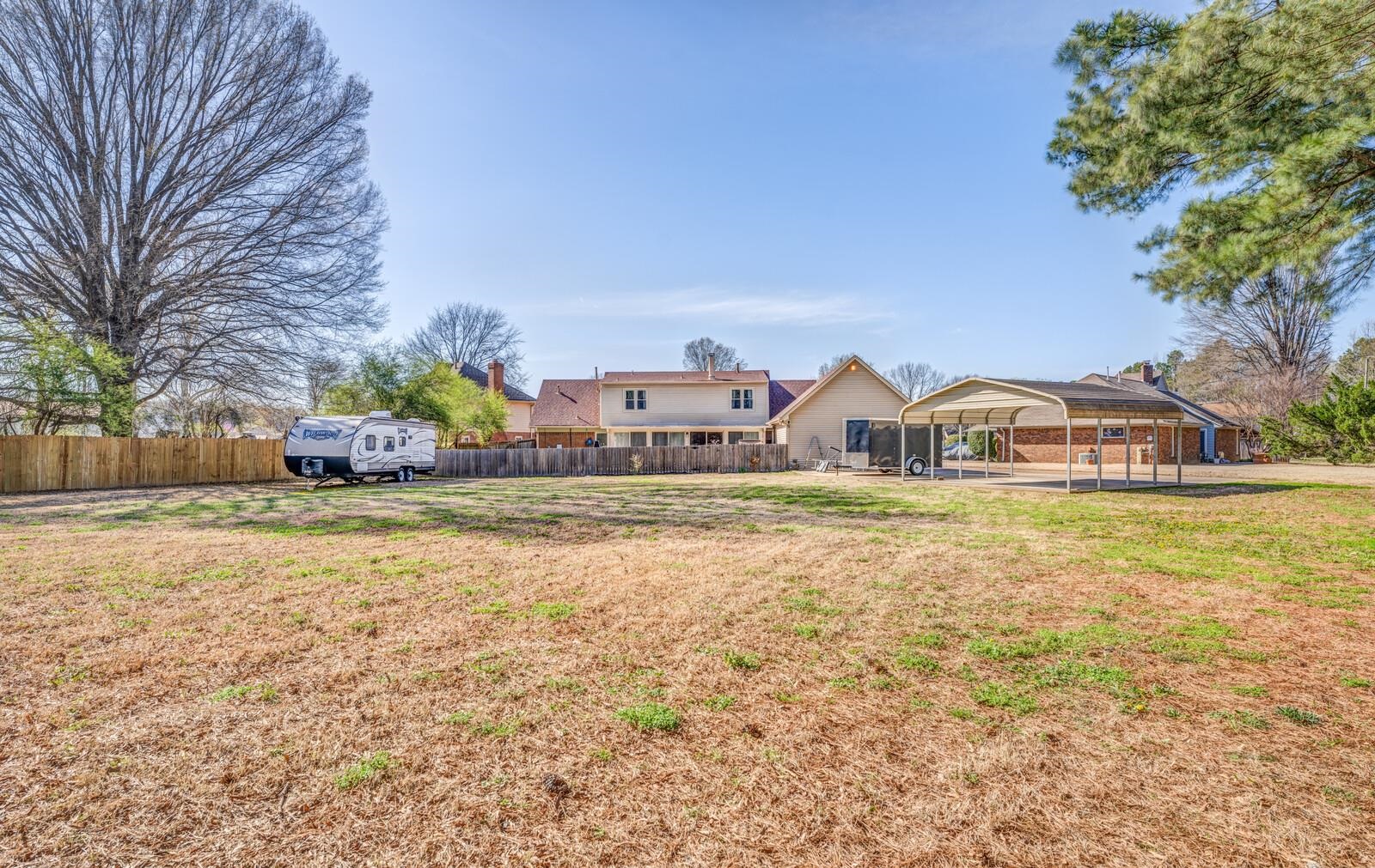 8223 S CREEKSIDE CIR S