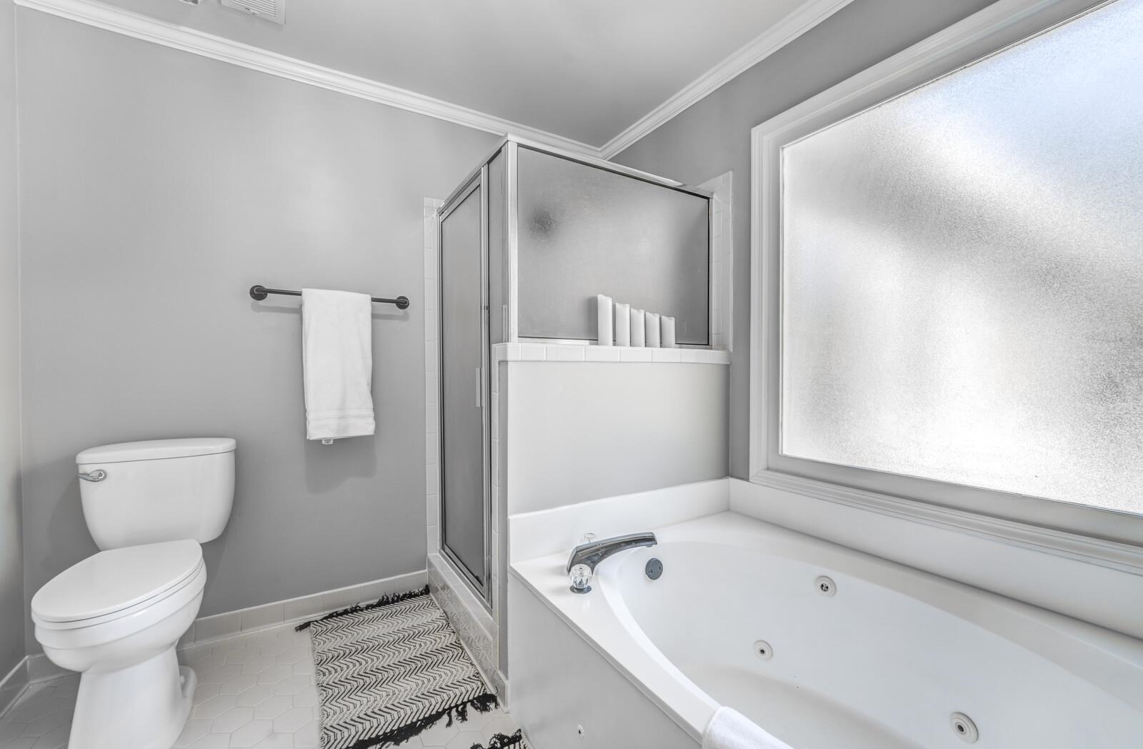 8223 S CREEKSIDE CIR S