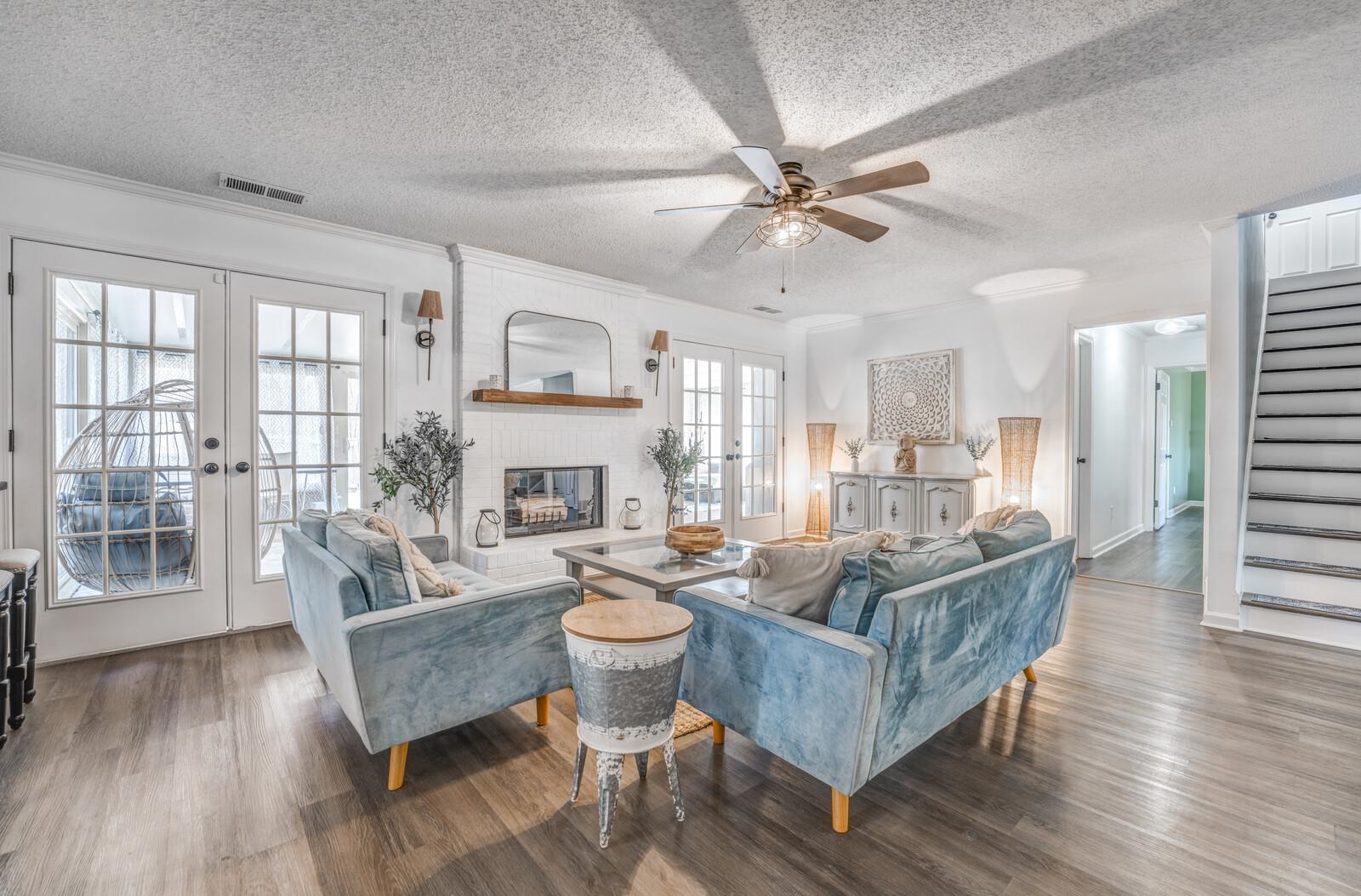 8223 S CREEKSIDE CIR S