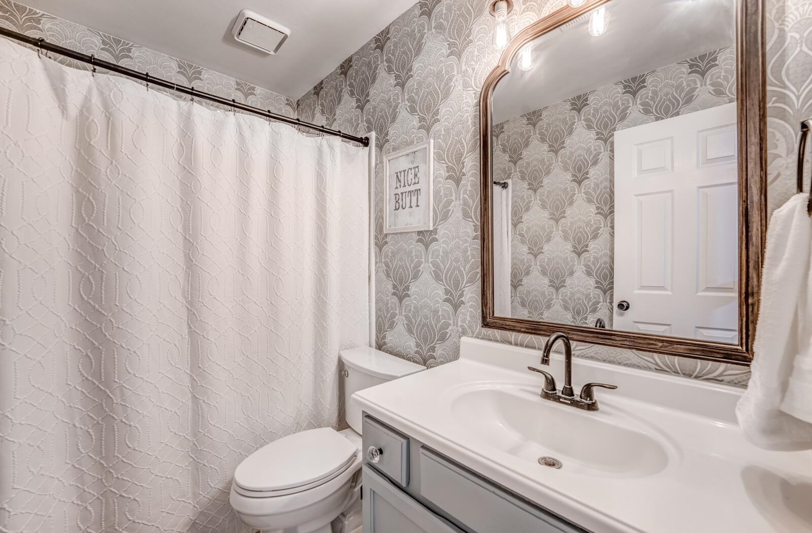 8223 S CREEKSIDE CIR S