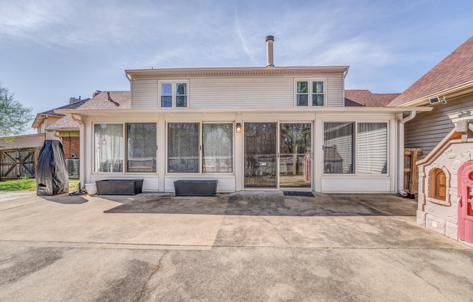 8223 S CREEKSIDE CIR S