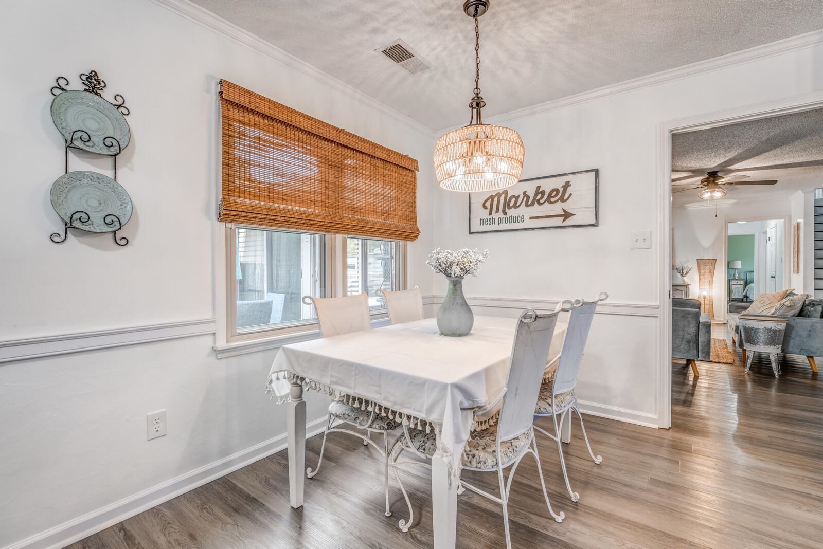 8223 S CREEKSIDE CIR S