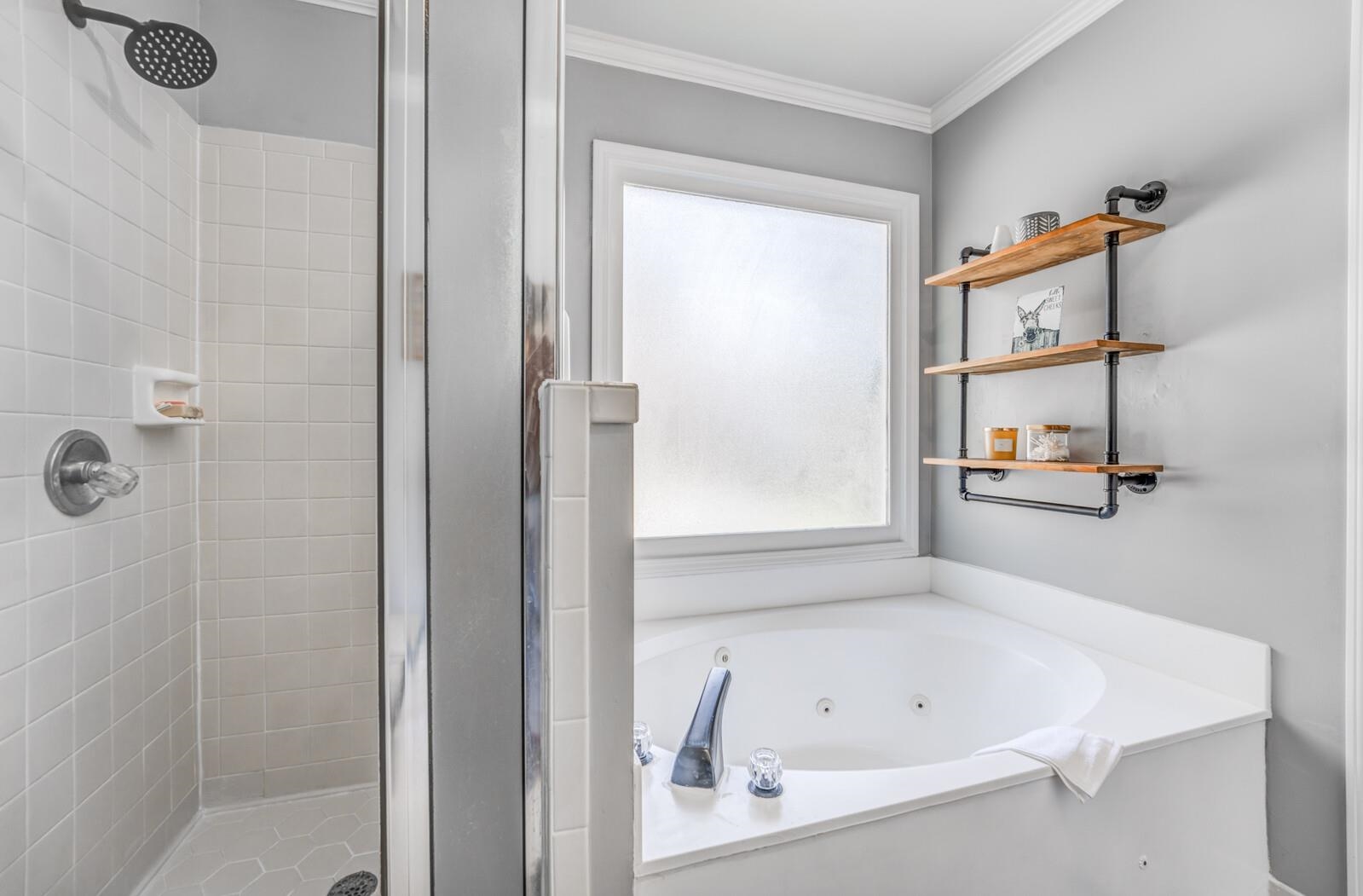 8223 S CREEKSIDE CIR S