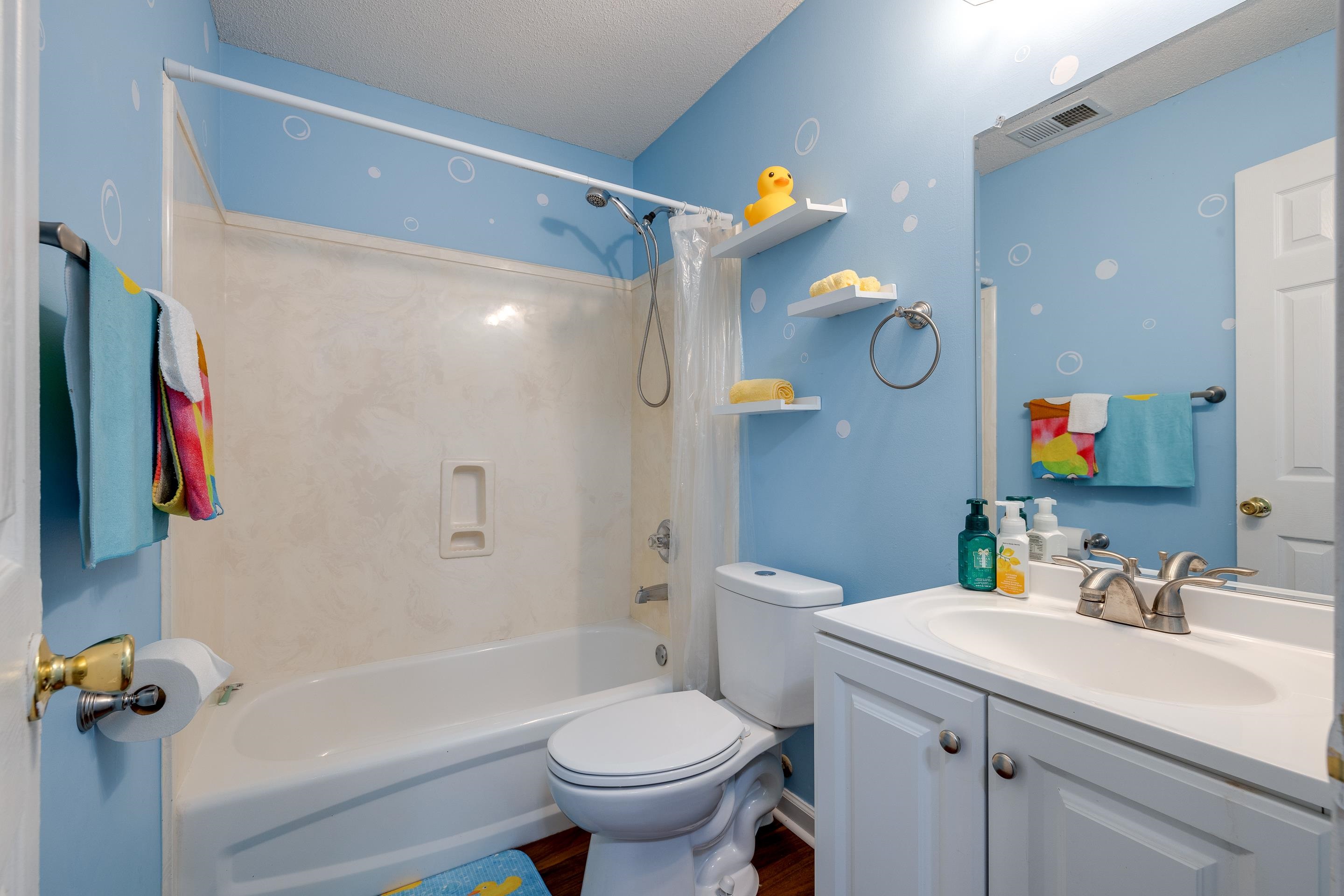 3894 PEACHTREE LN