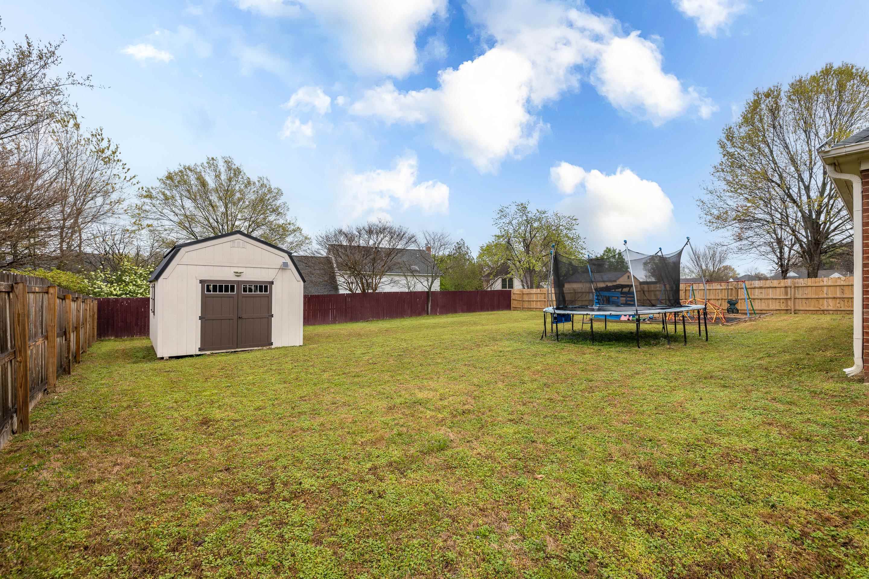 3894 PEACHTREE LN