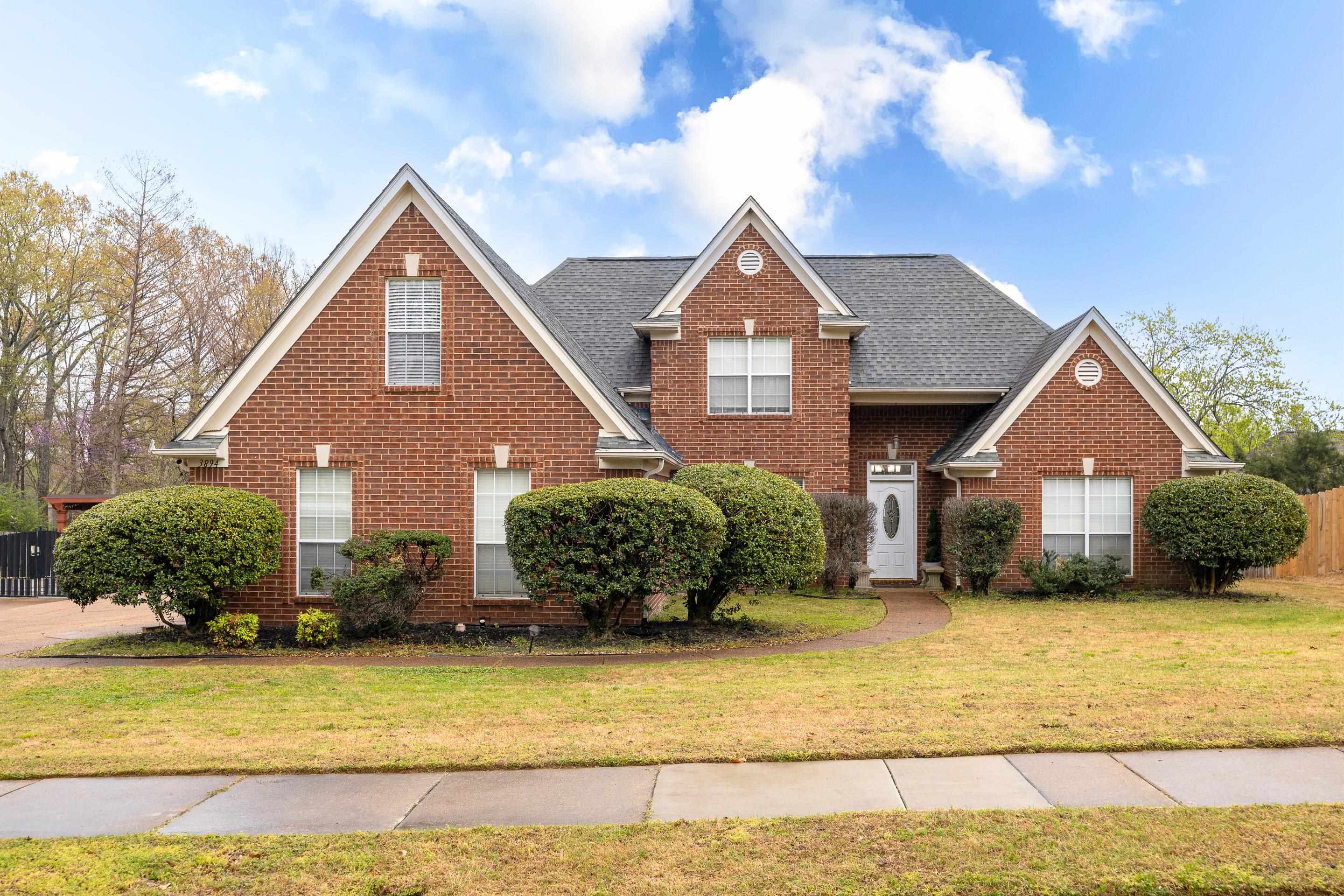 3894 PEACHTREE LN