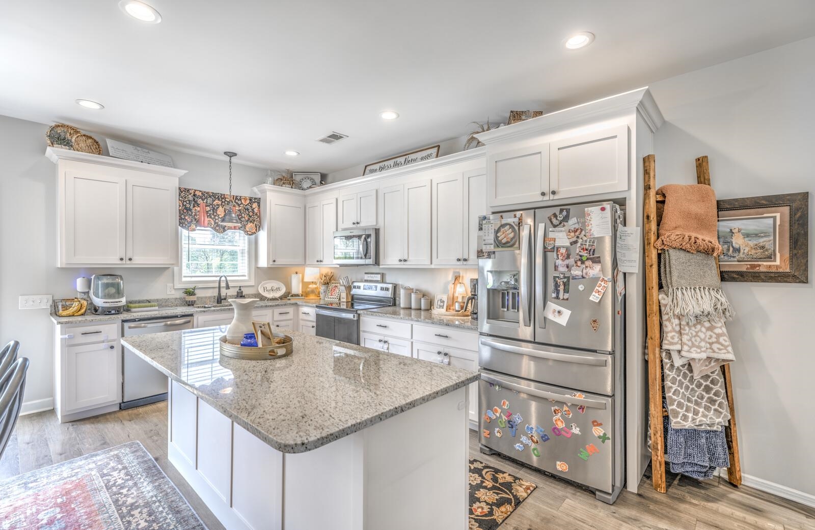 207 BOSWELL RD