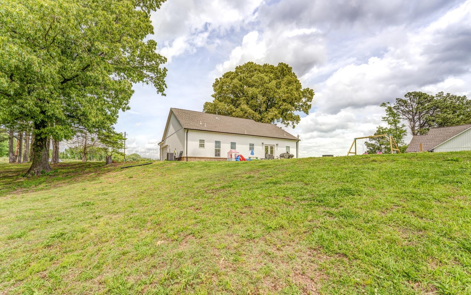 207 BOSWELL RD