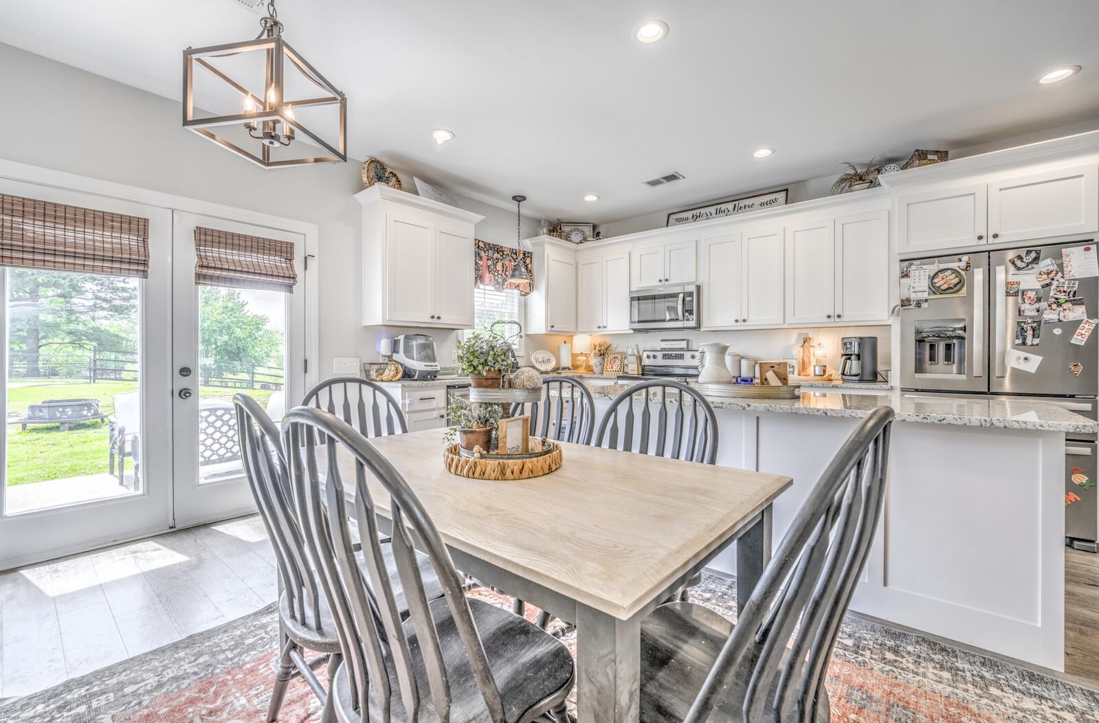 207 BOSWELL RD