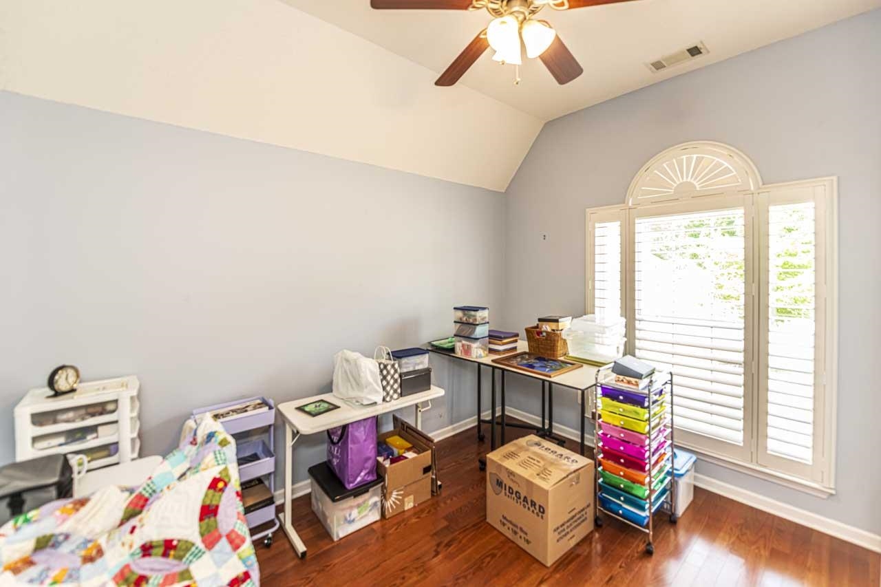 225 CAMERON DR
