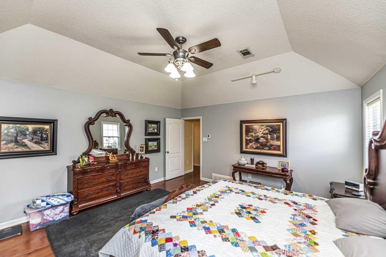 225 CAMERON DR