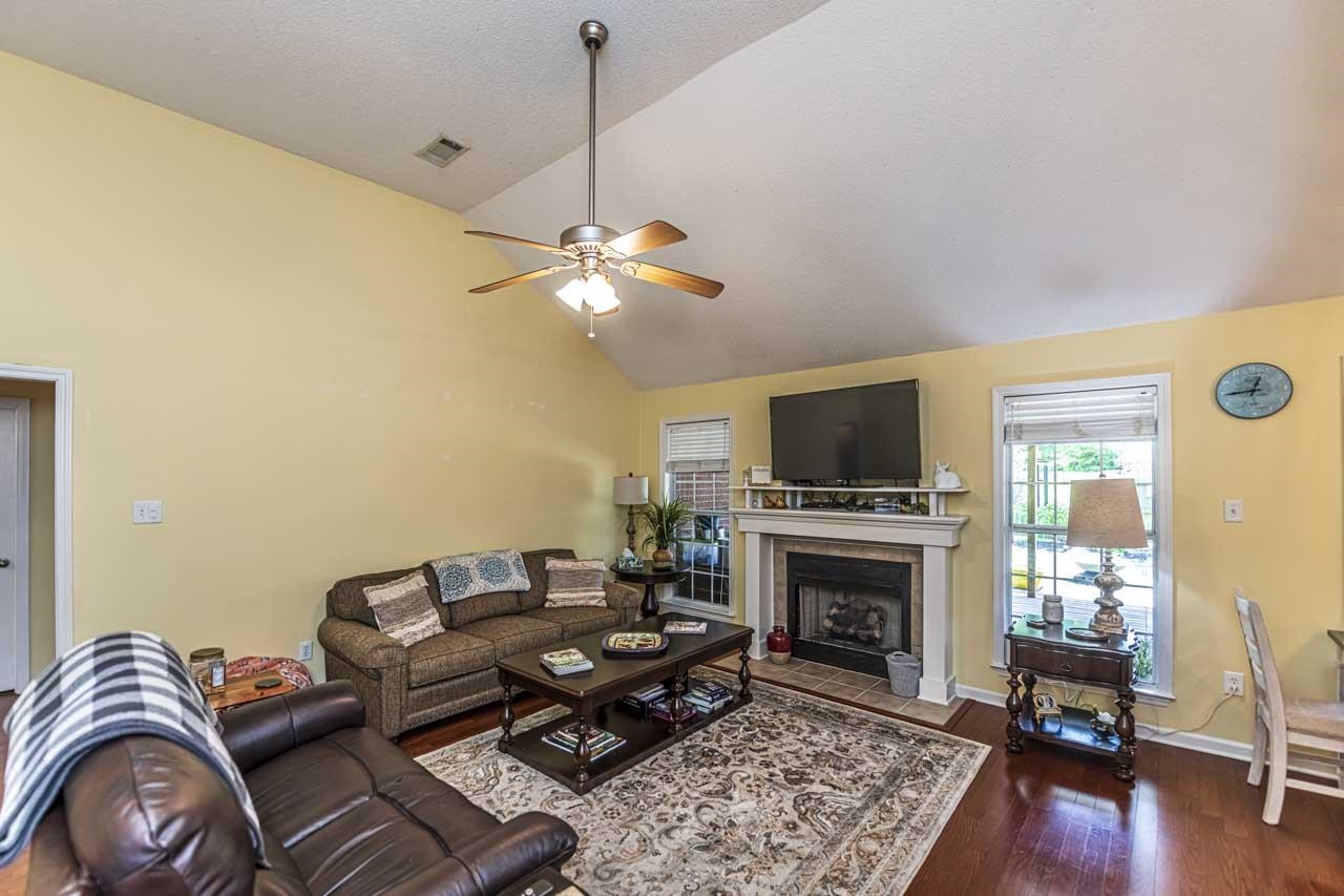 225 CAMERON DR