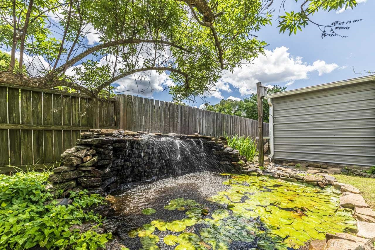 225 CAMERON DR