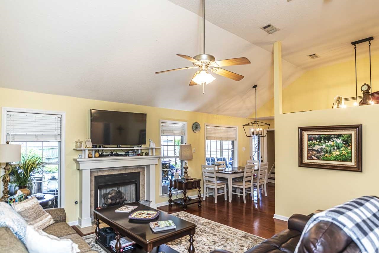 225 CAMERON DR