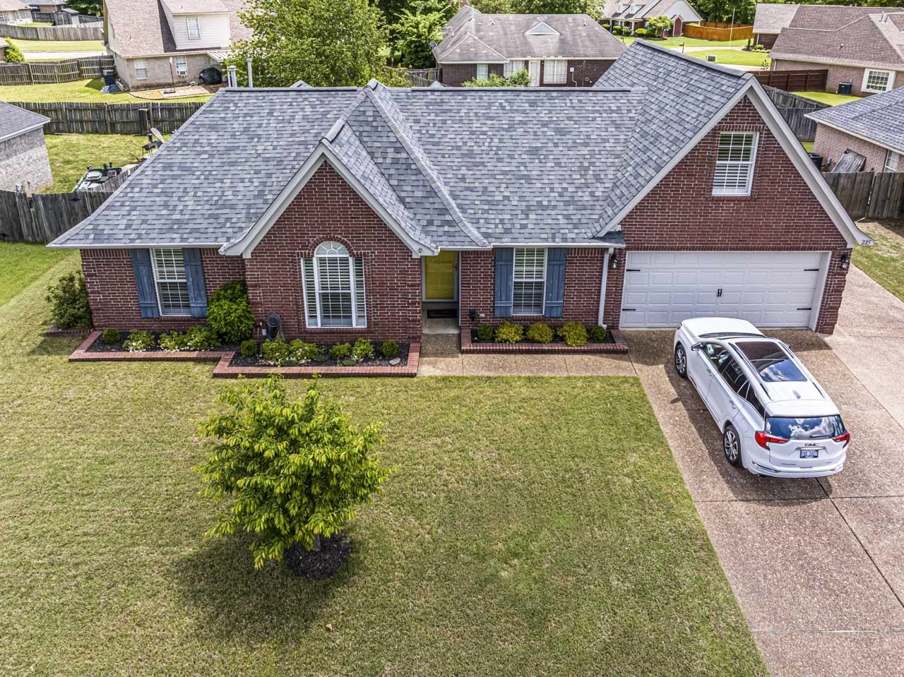 225 CAMERON DR