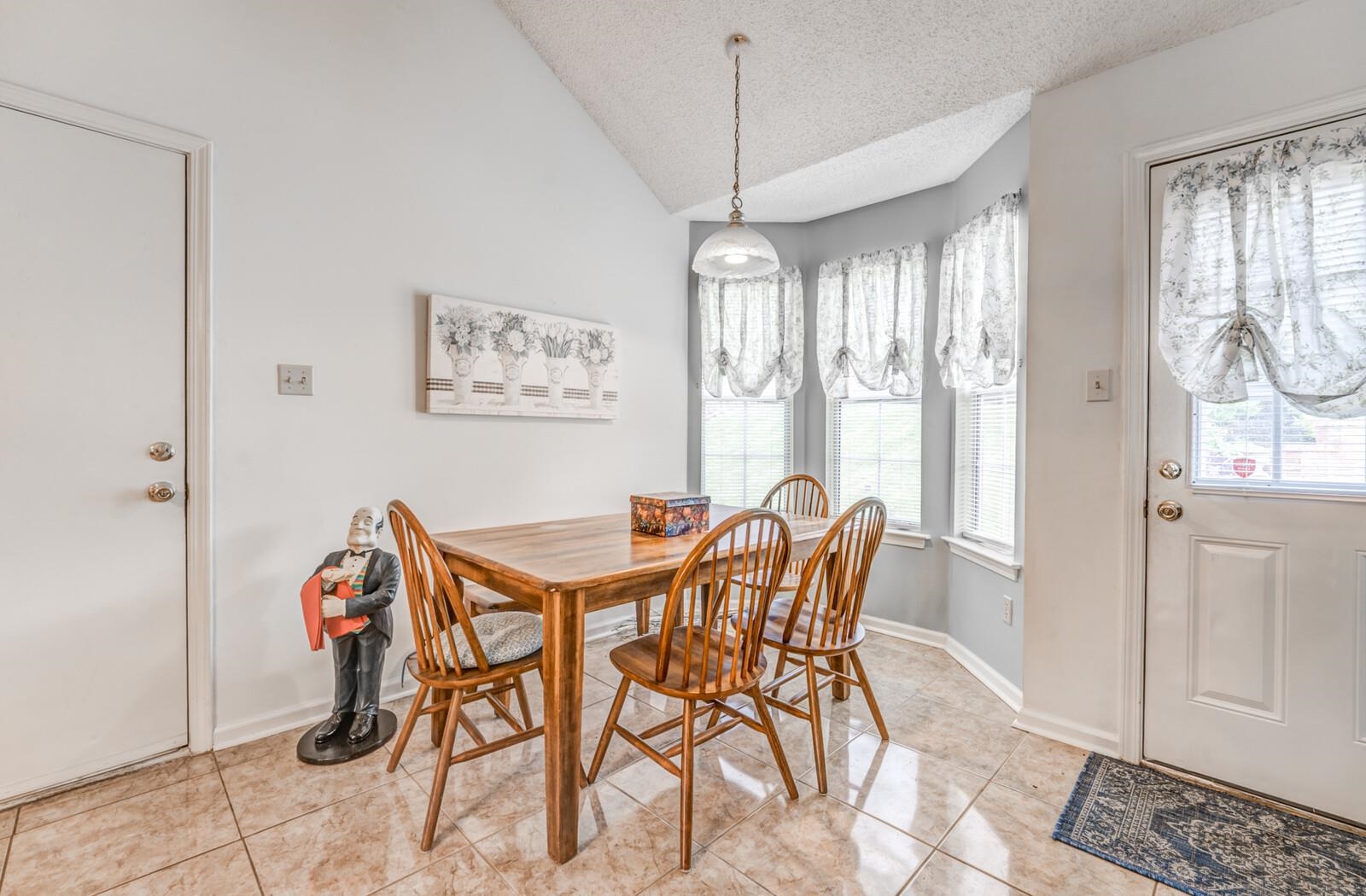 6686 ELMORE RIDGE LN