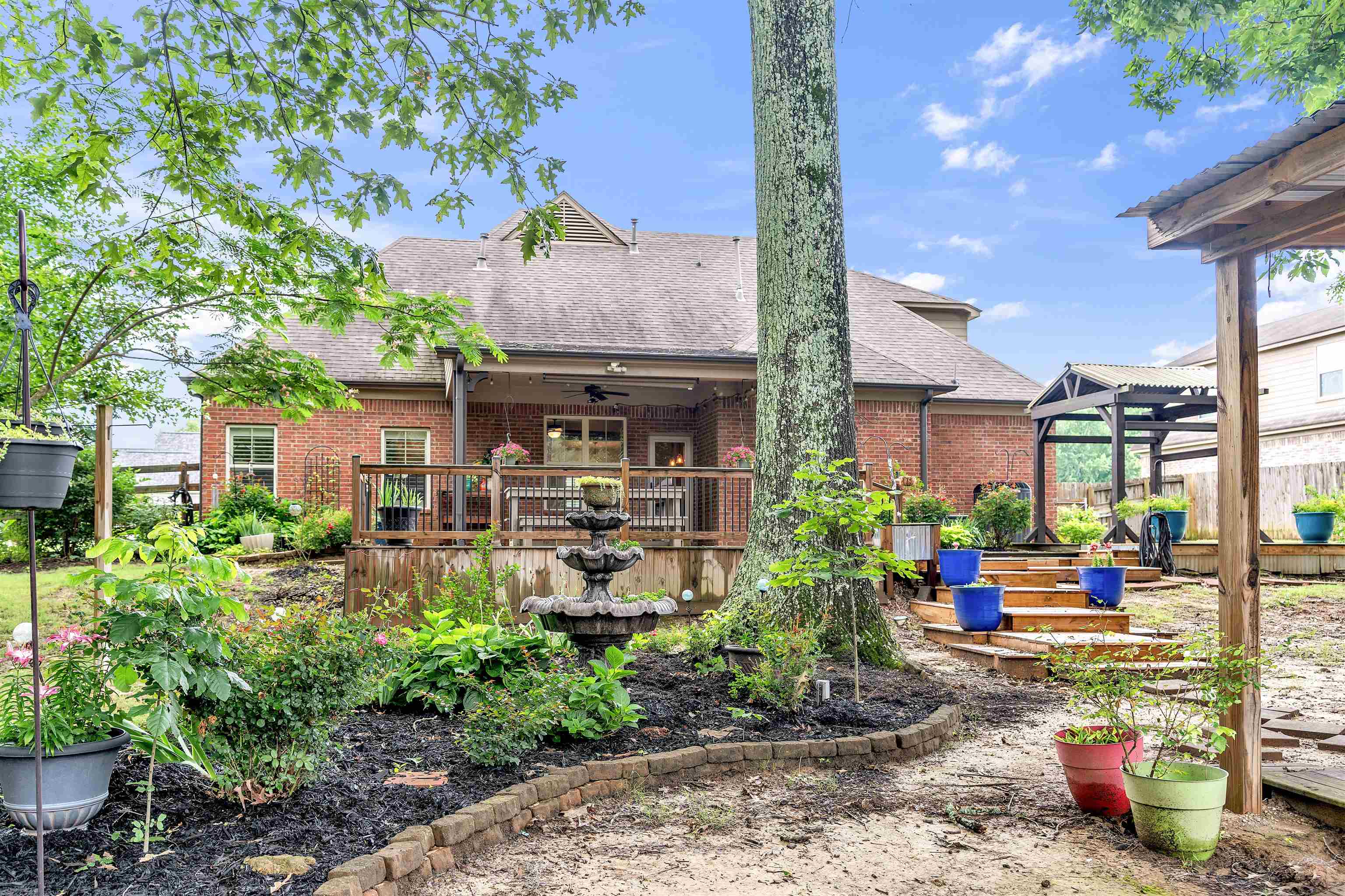 4467 BISHOPS VALLEY LN