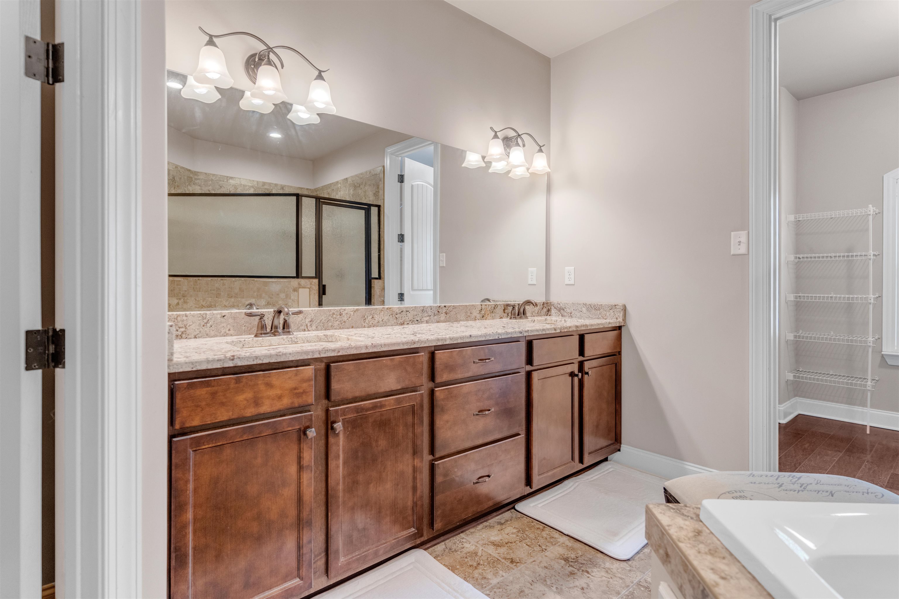 4467 BISHOPS VALLEY LN