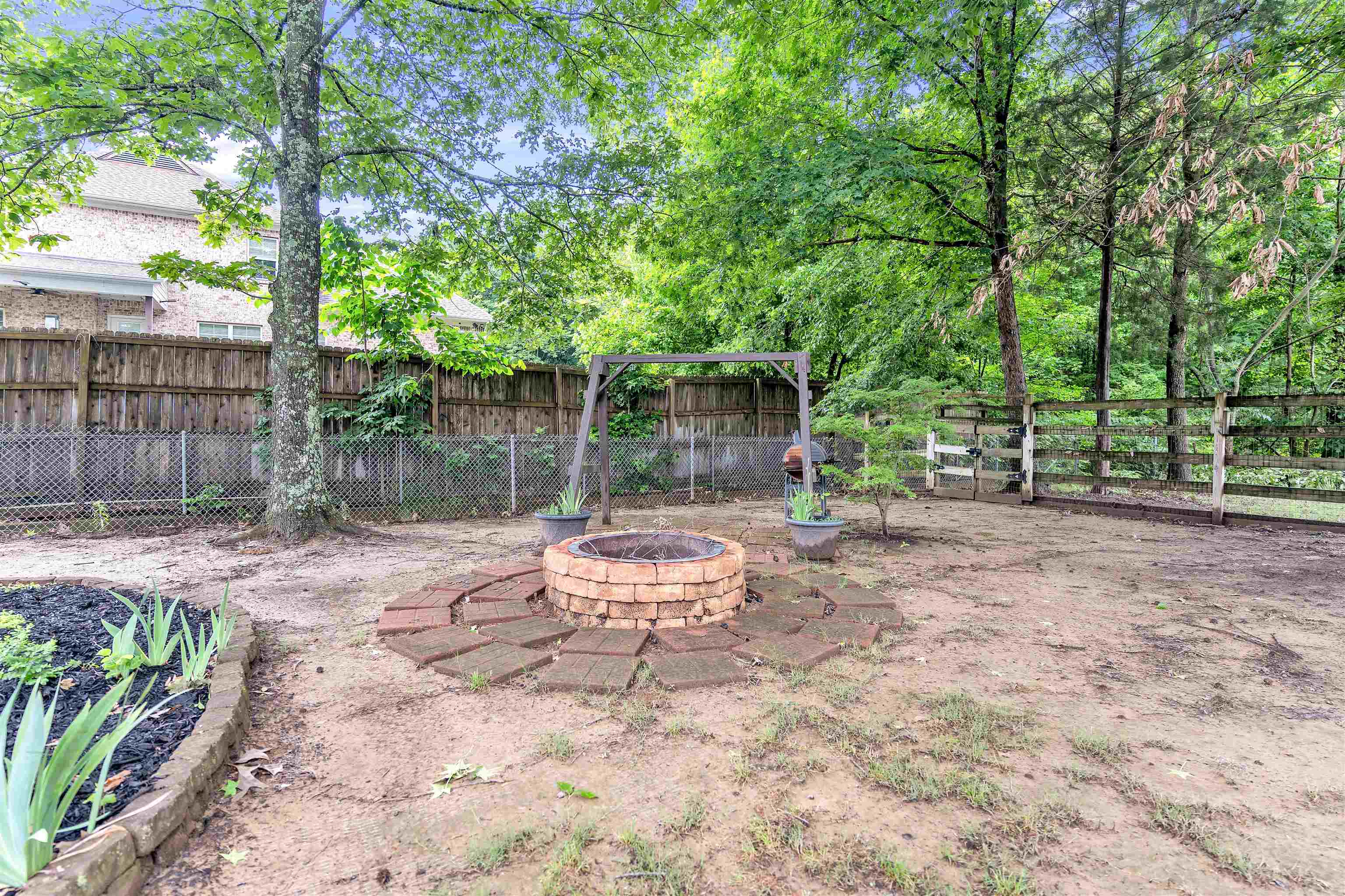 4467 BISHOPS VALLEY LN