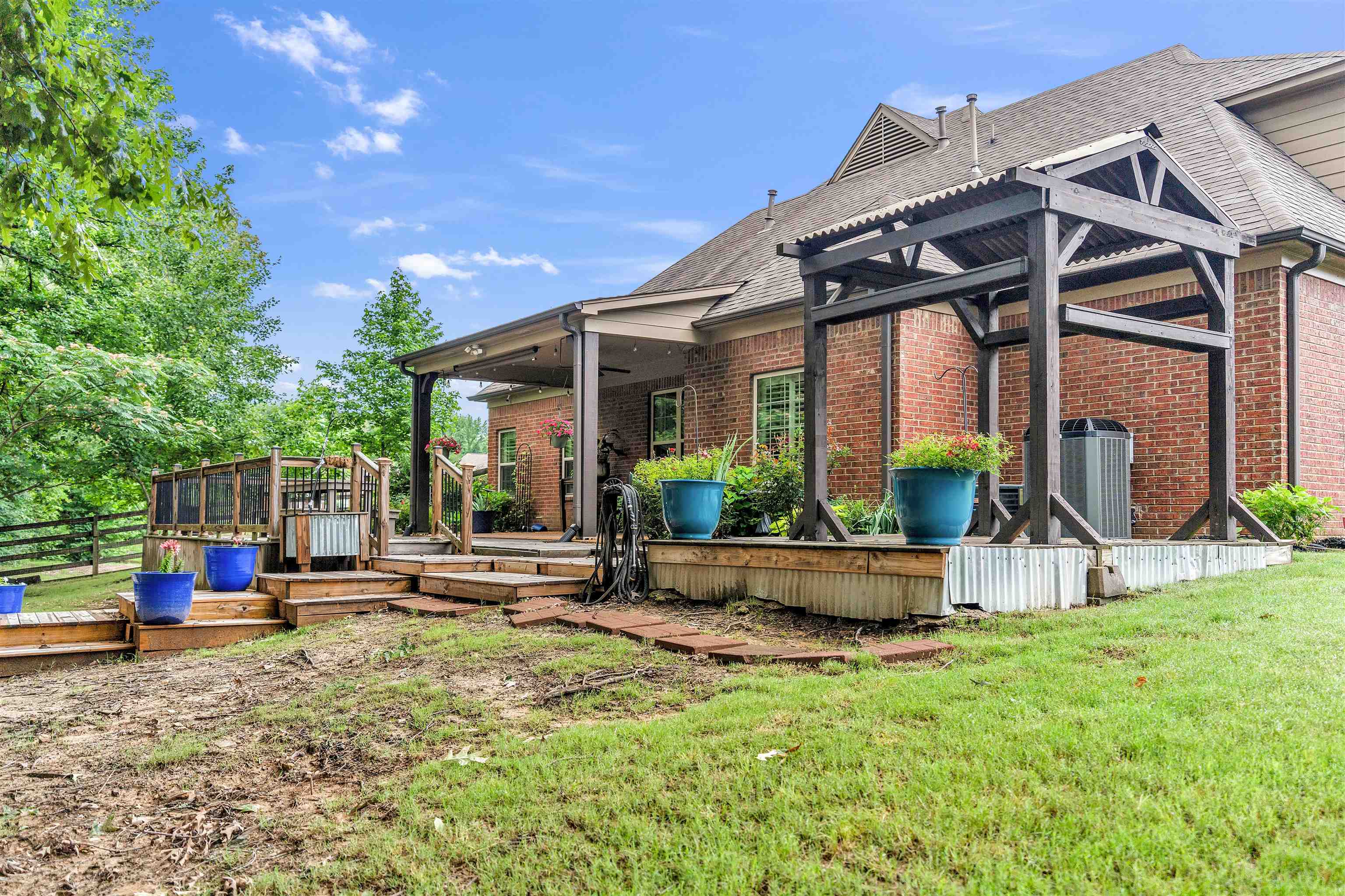 4467 BISHOPS VALLEY LN