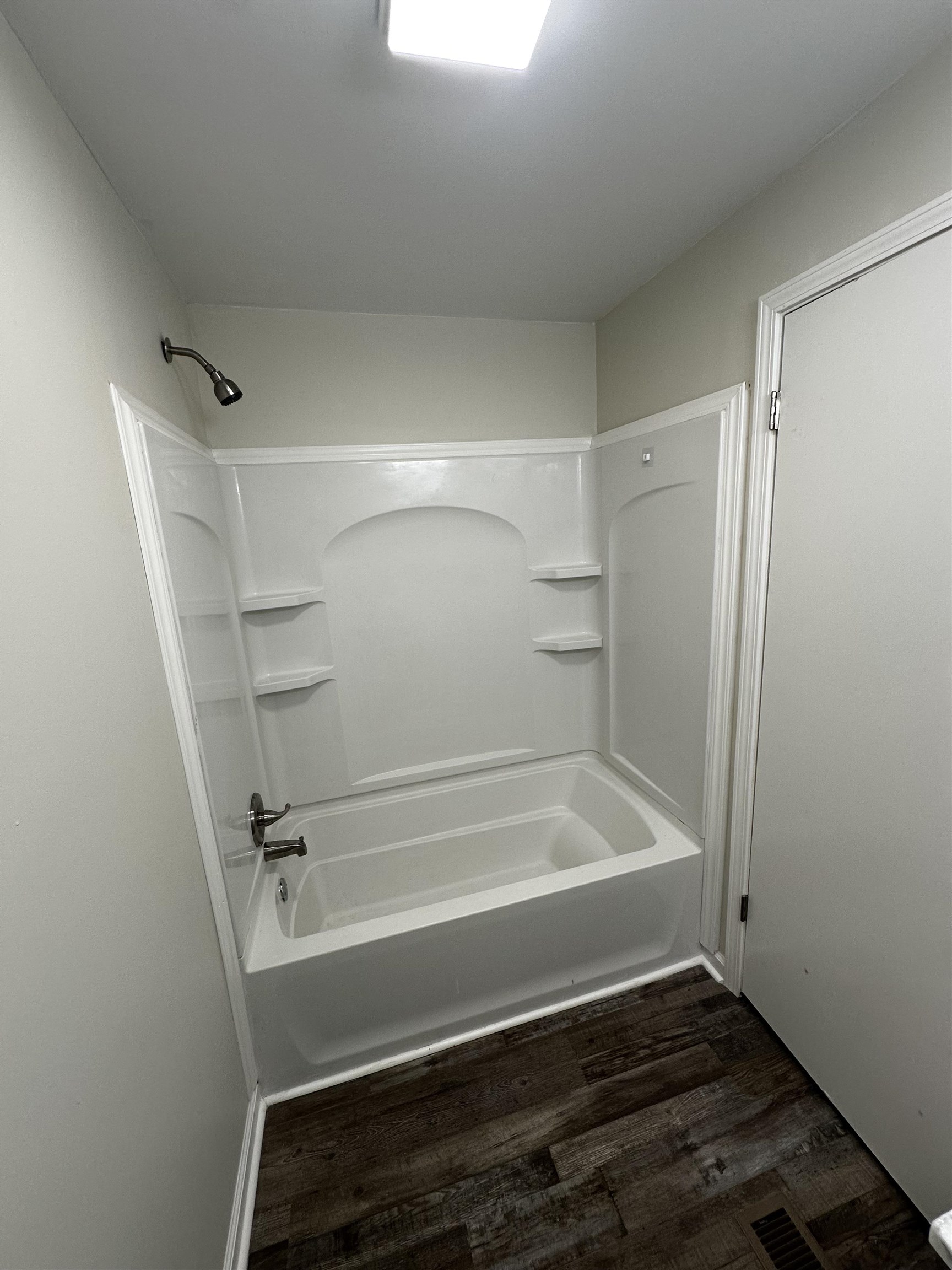 215 PINECREST LN