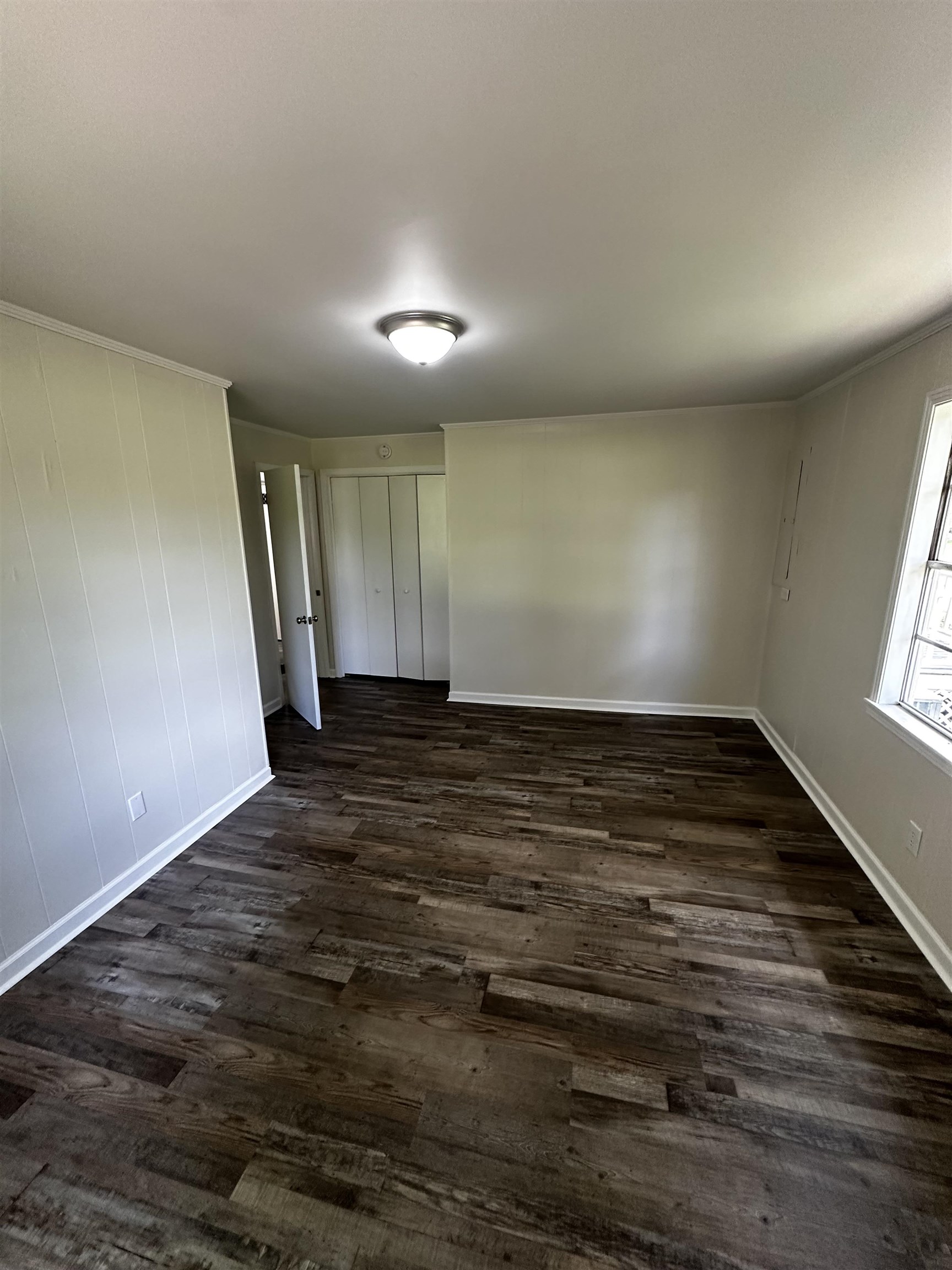 215 PINECREST LN