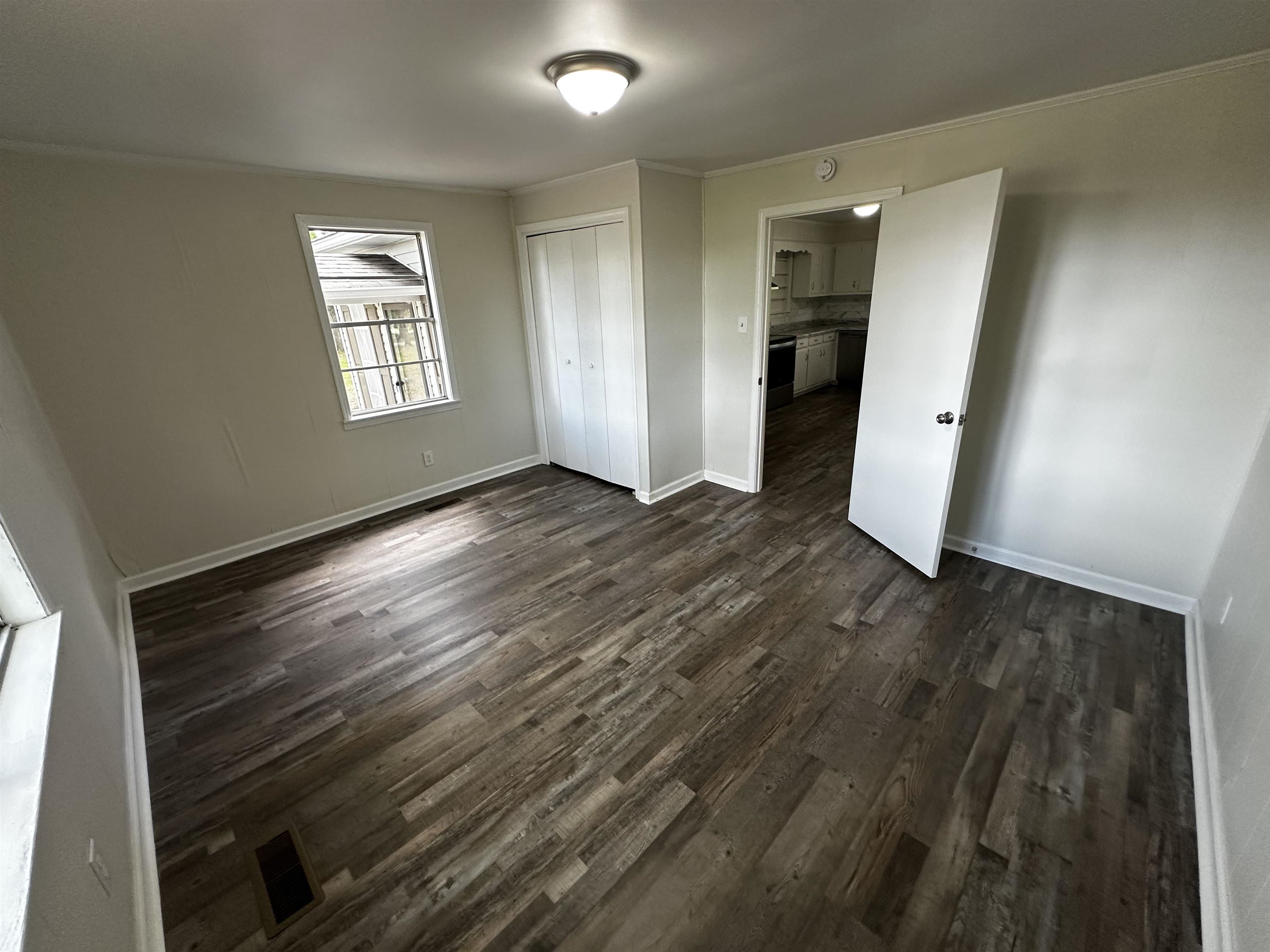 215 PINECREST LN