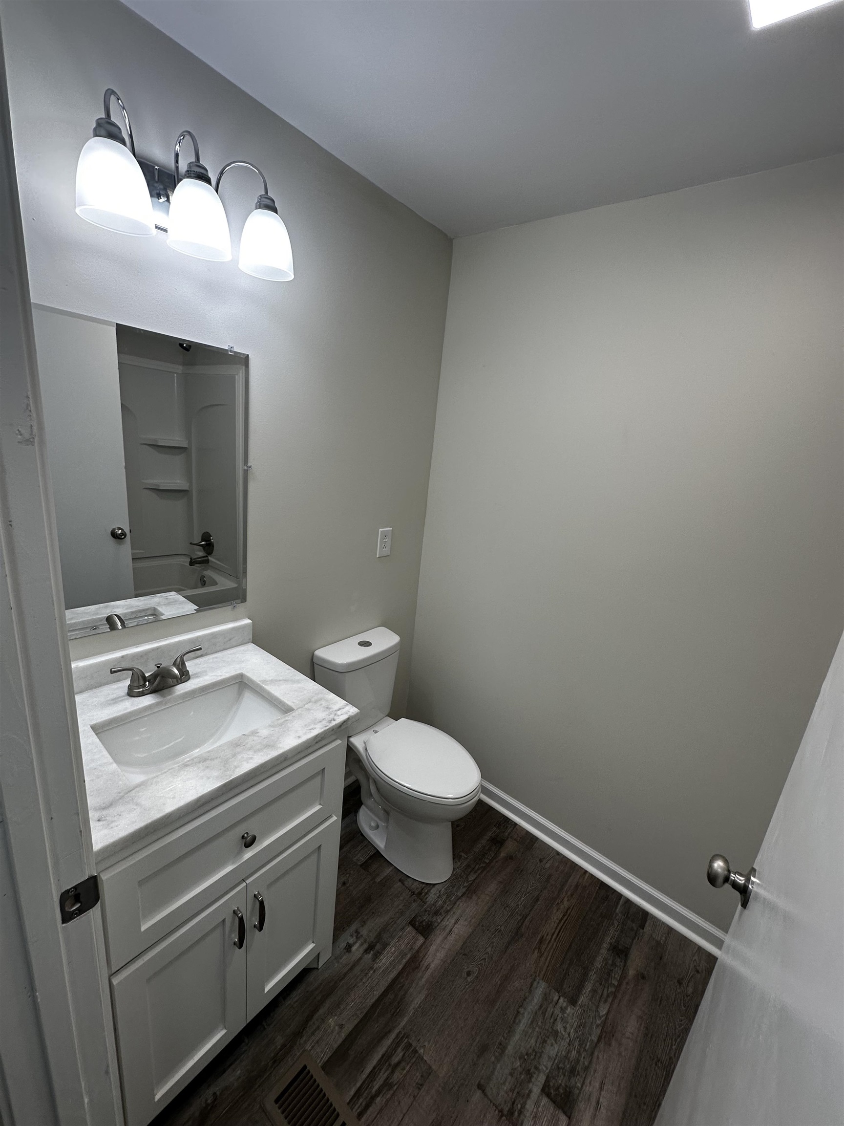 215 PINECREST LN