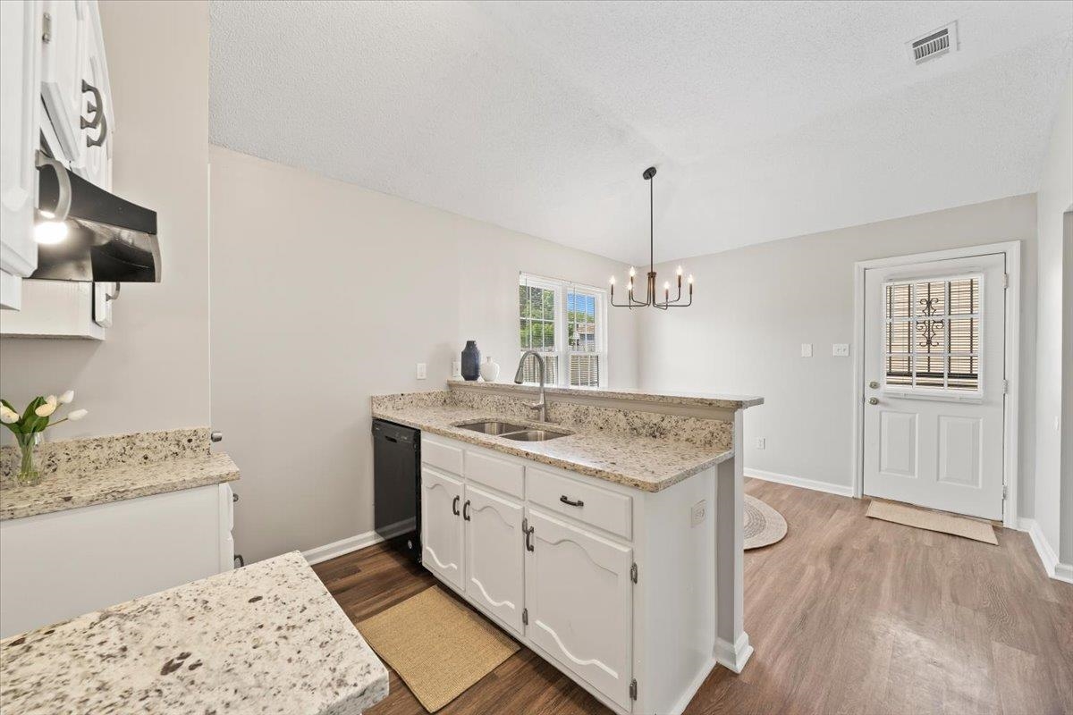 5909 COTTAGE HILL DR