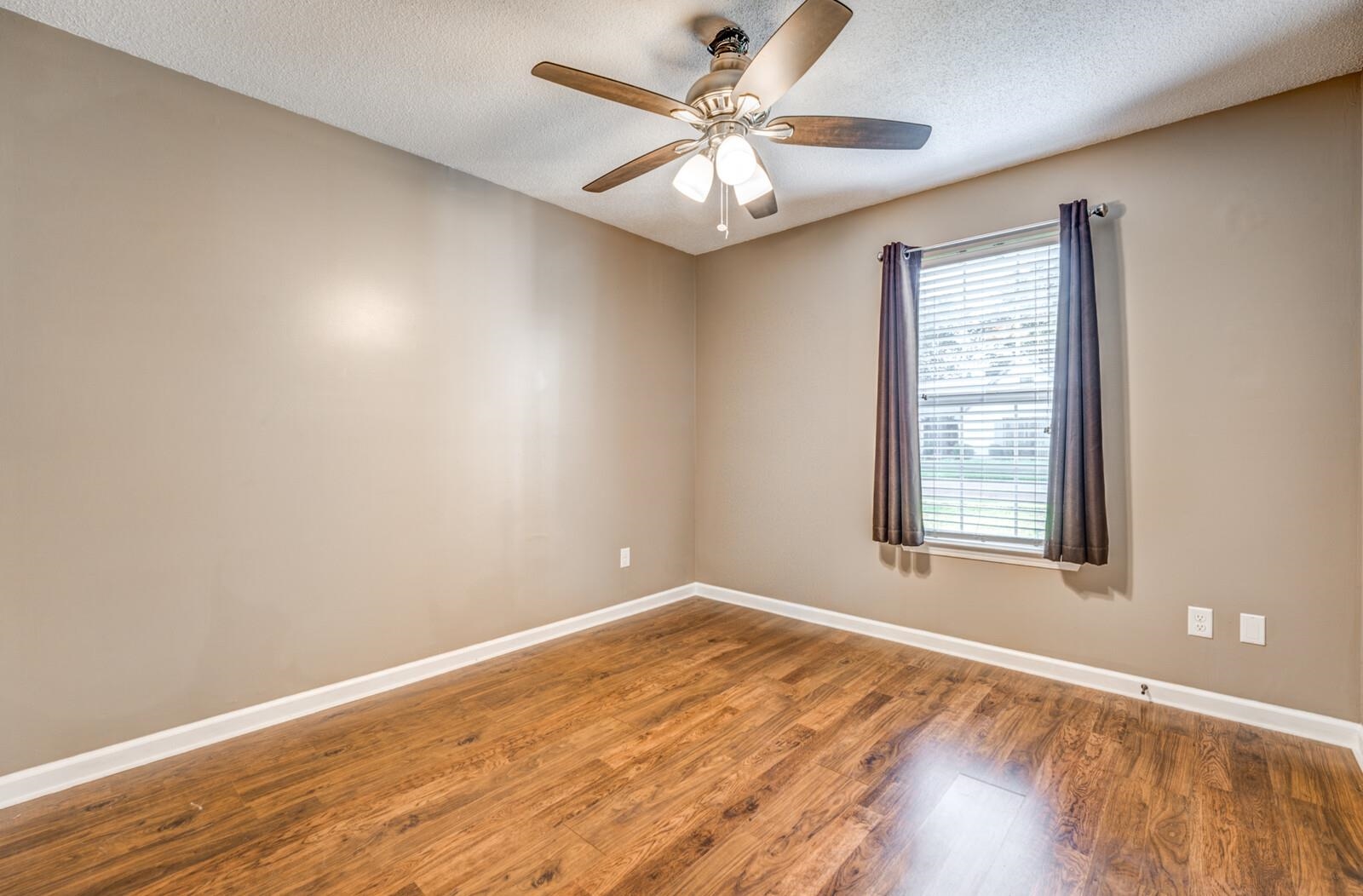 7611 VALLEY GLEN DR